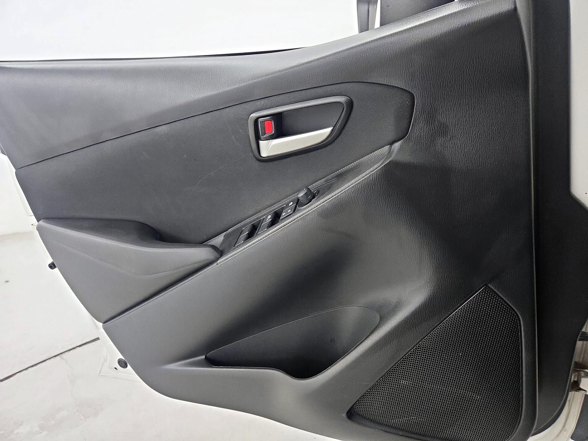 Thumbnail: 2019 Toyota Yaris - 12