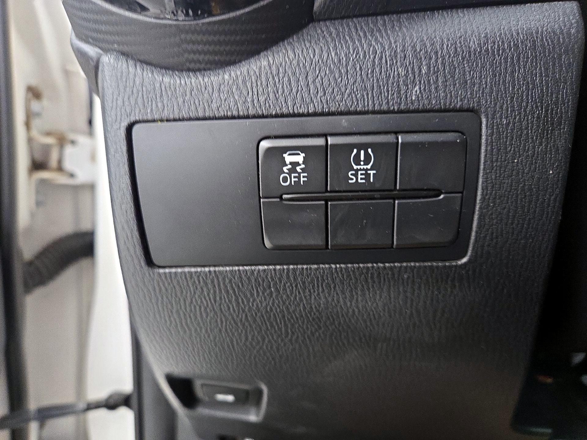 Thumbnail: 2019 Toyota Yaris - 13