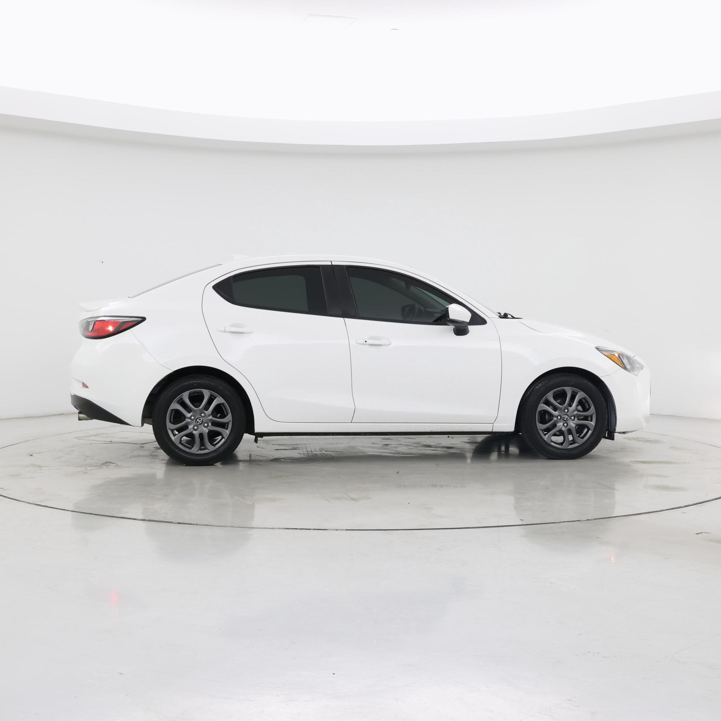 Thumbnail: 2019 Toyota Yaris - 7