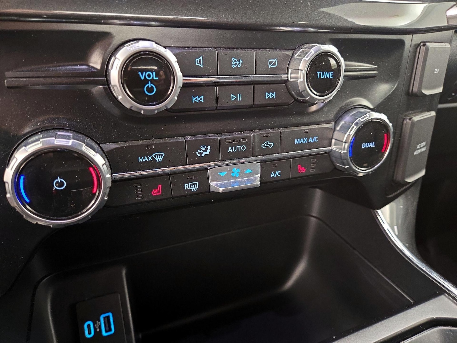 2022 Ford F-150 XLT - Photo 17
