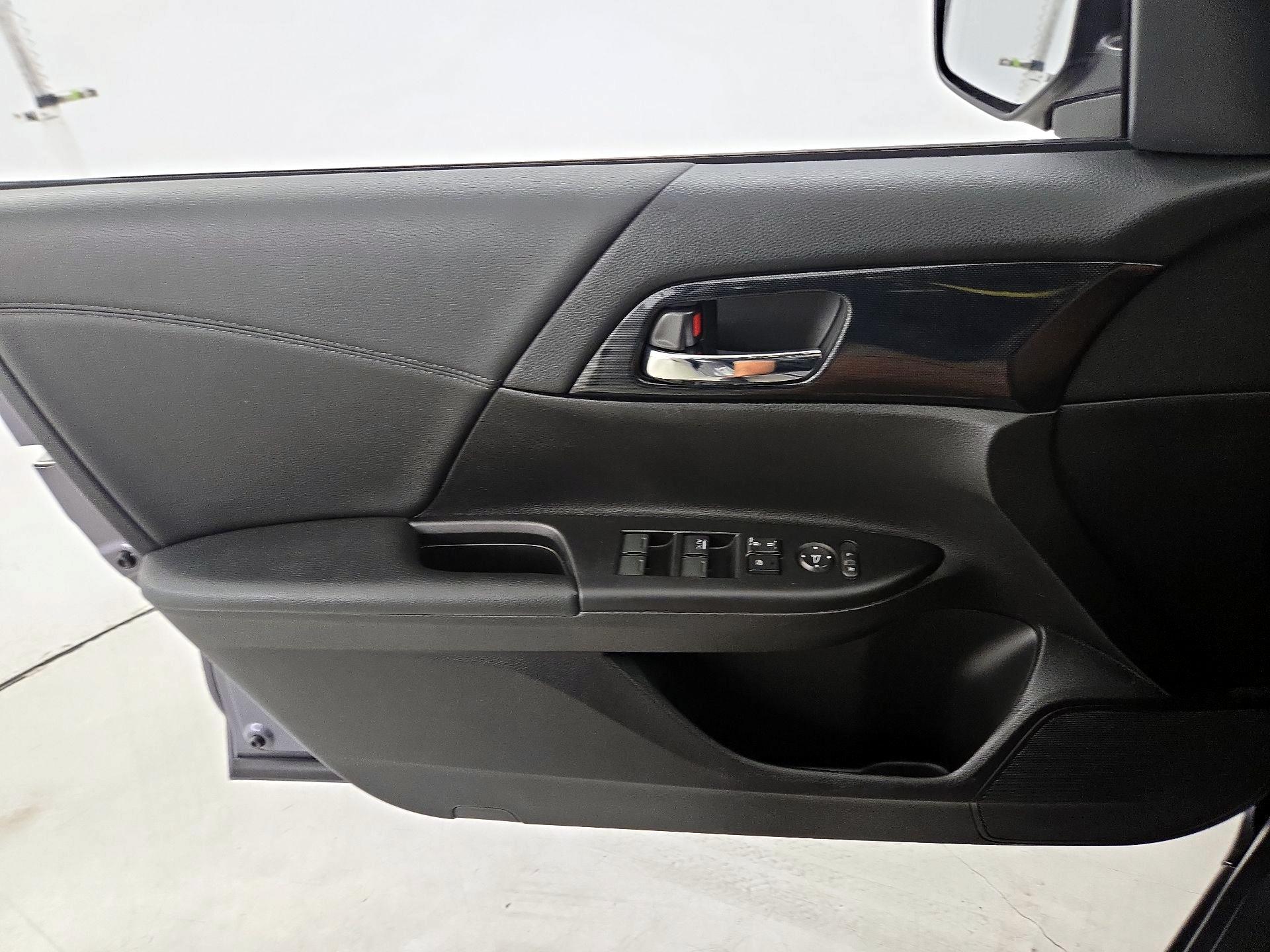 Thumbnail: 2015 Honda Accord - 12