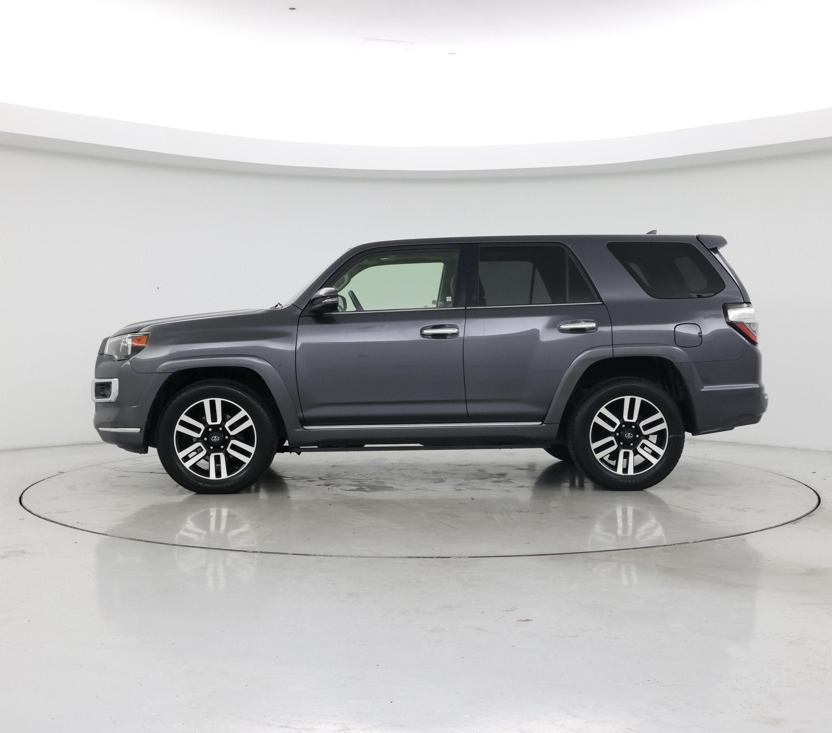 Thumbnail: 2014 Toyota 4Runner - 3