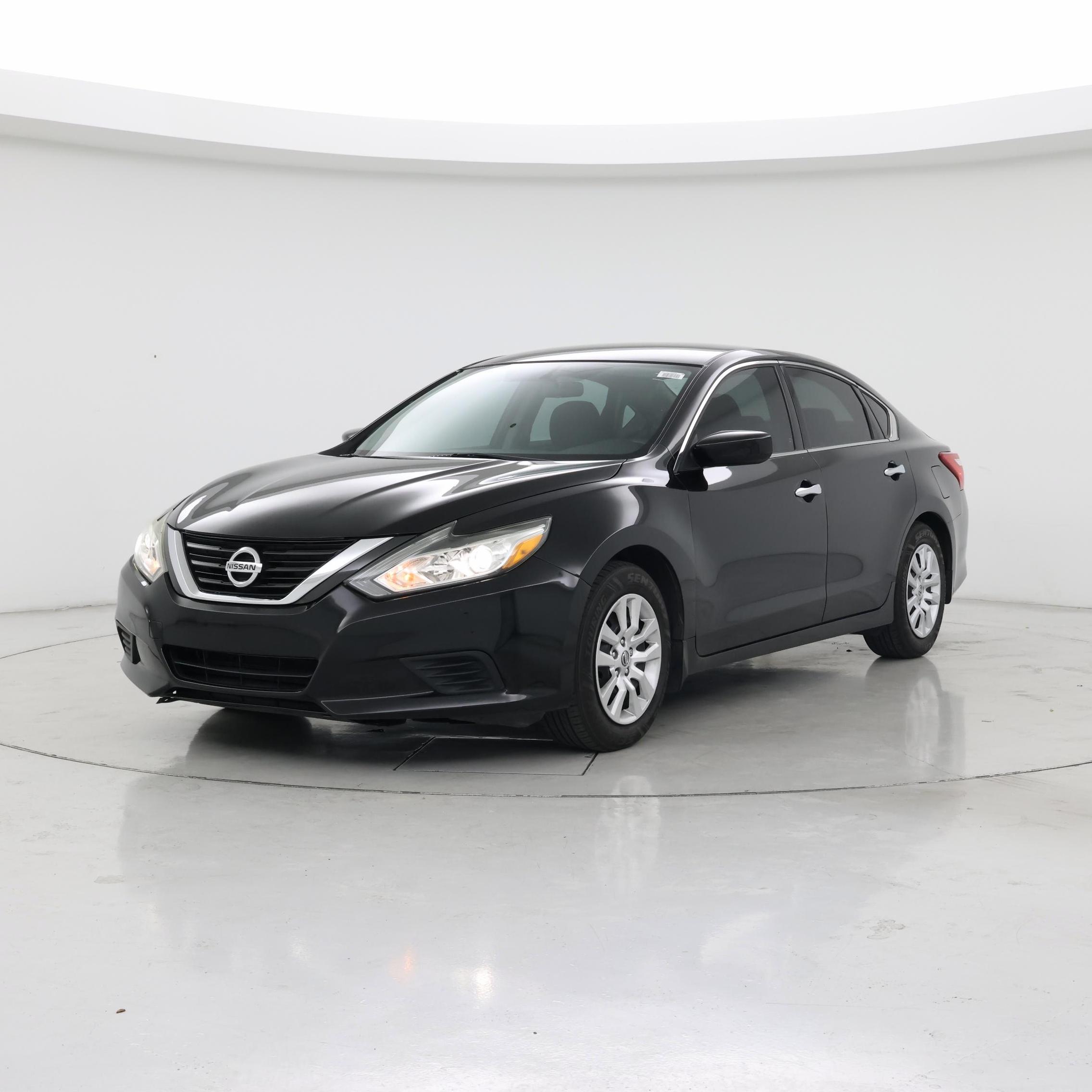 Thumbnail: 2016 Nissan Altima - 4