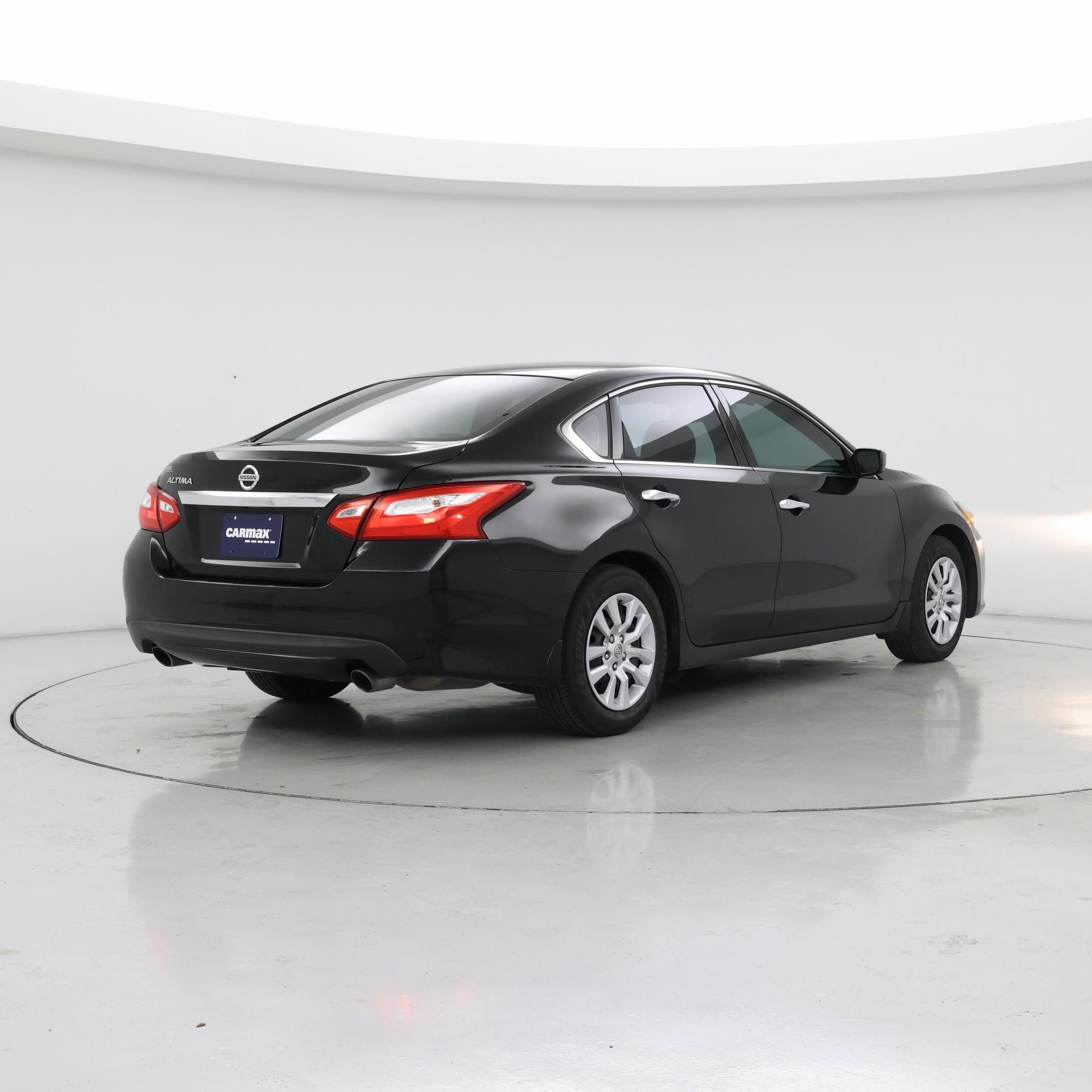 Thumbnail: 2016 Nissan Altima - 8