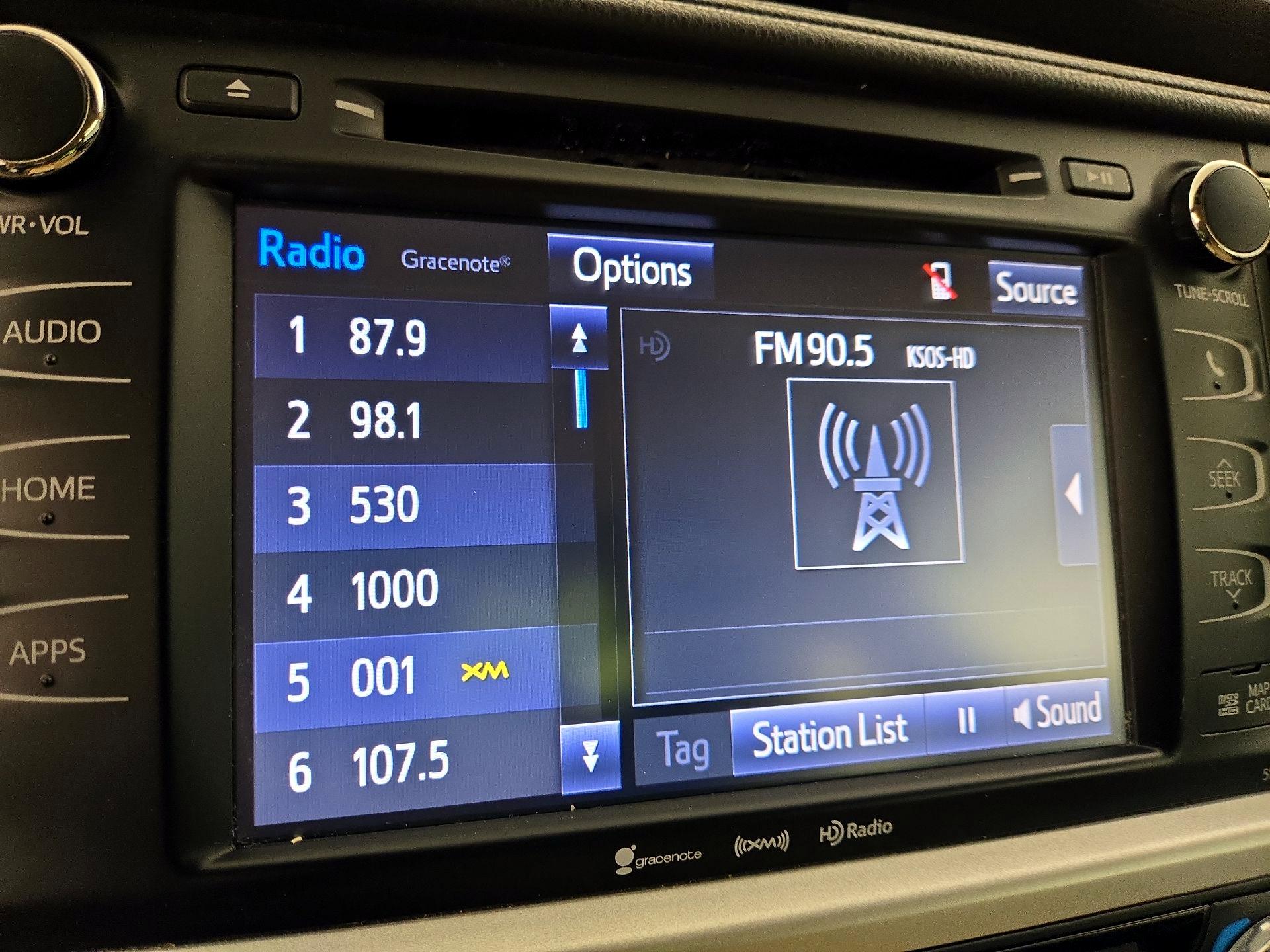 Thumbnail: 2016 Toyota Highlander - 16