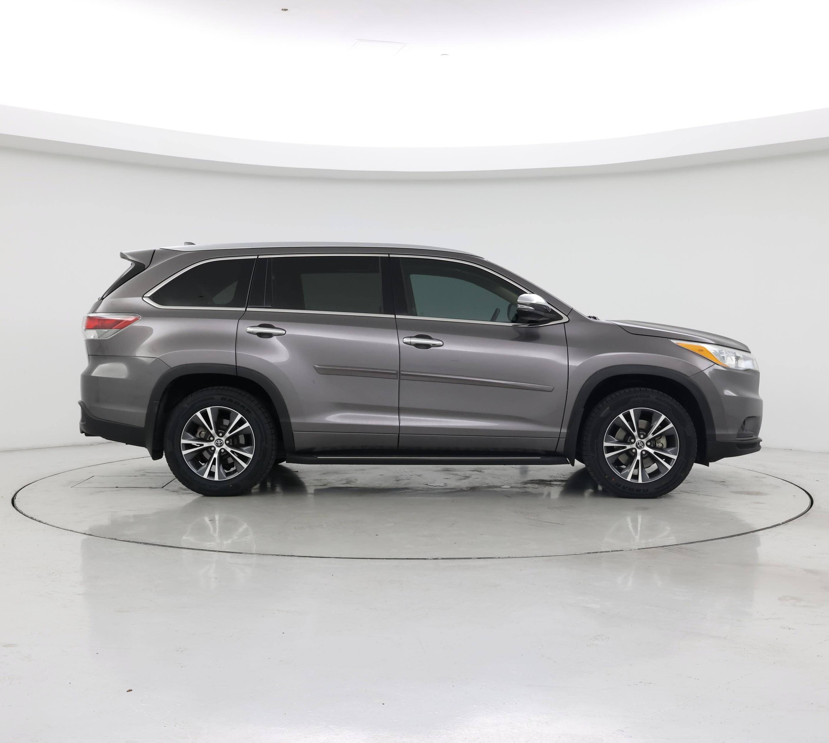 Thumbnail: 2016 Toyota Highlander - 7
