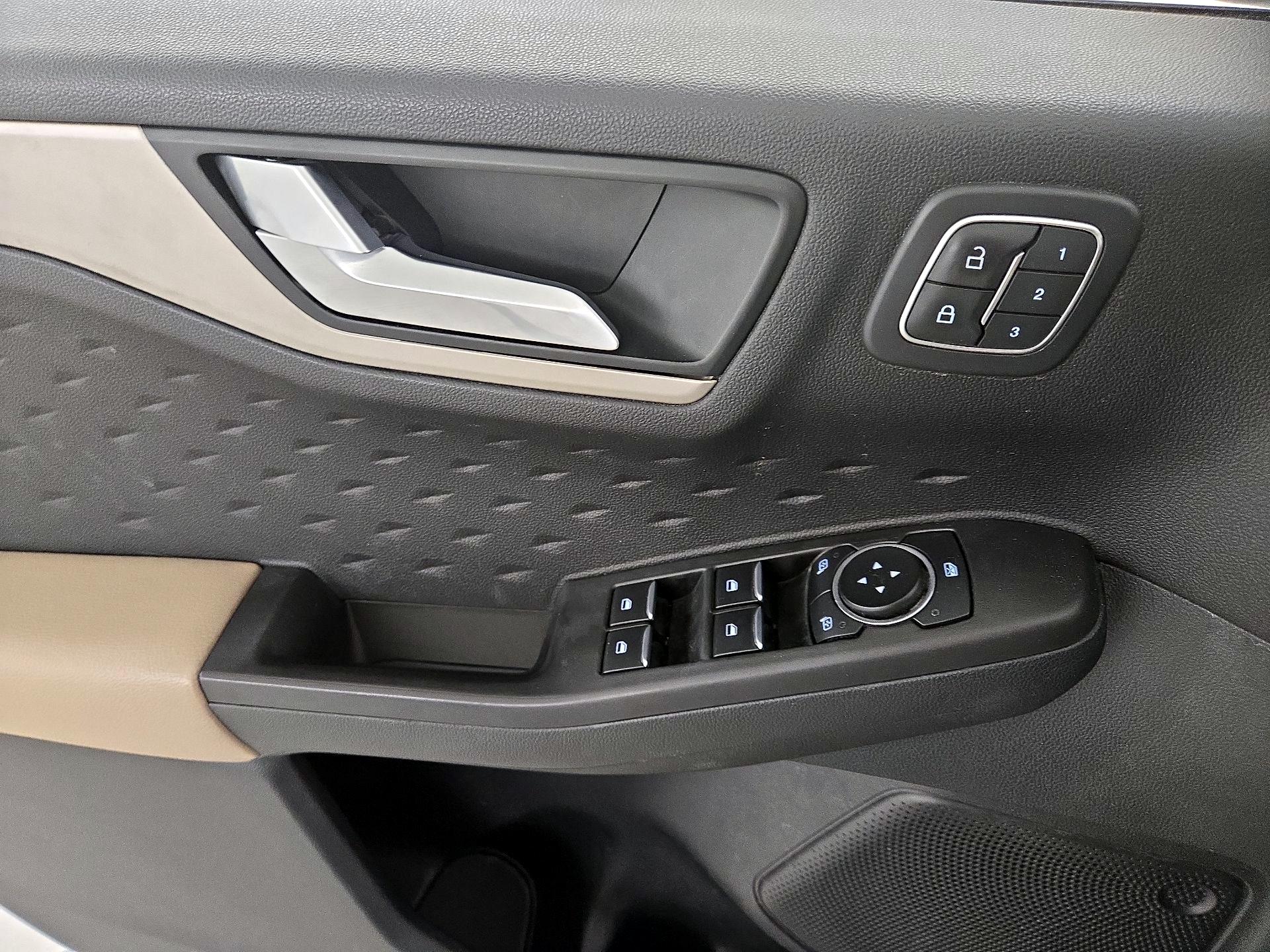 Thumbnail: 2020 Ford Escape - 12