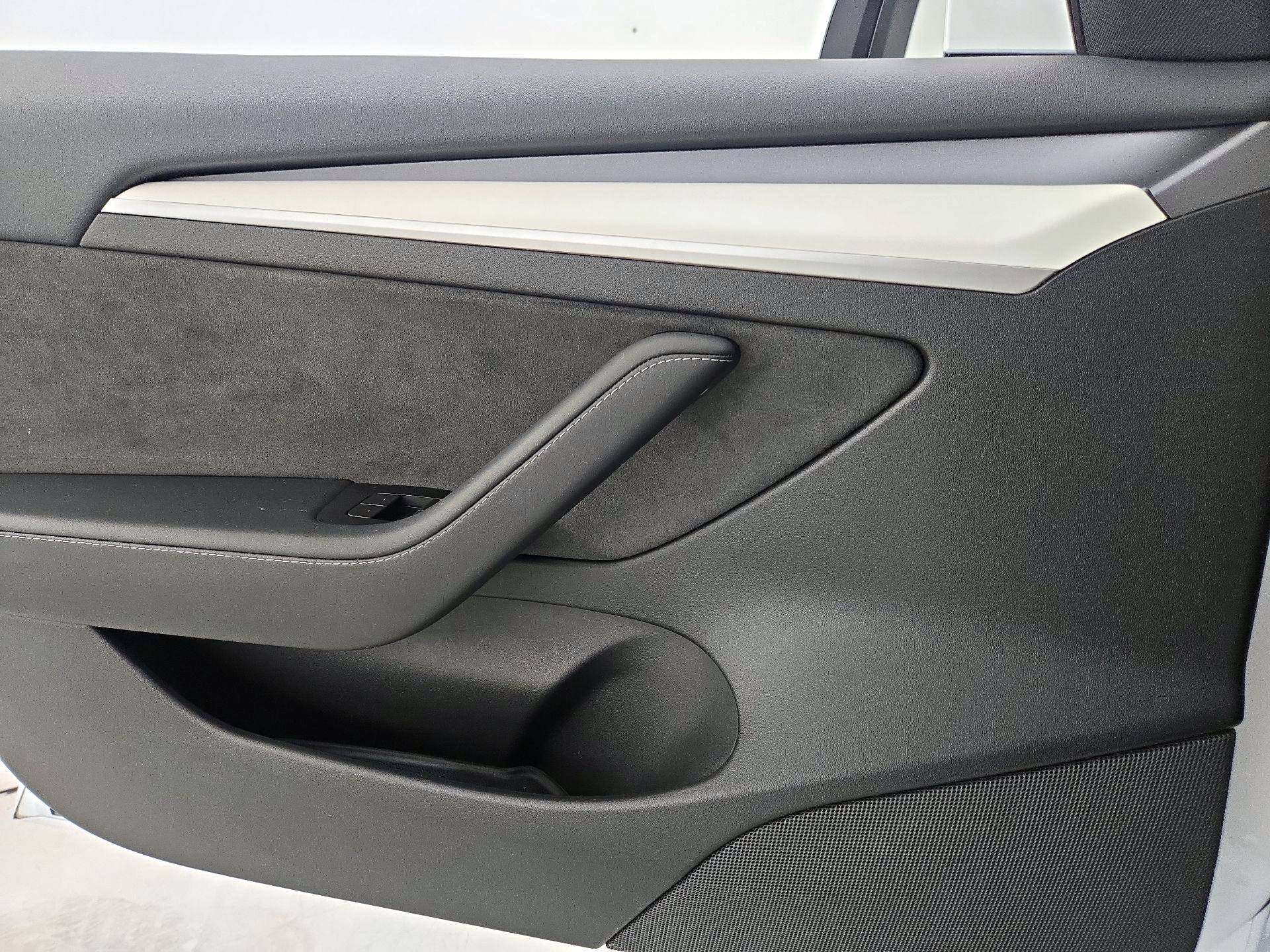 Thumbnail: 2023 Tesla Model 3 - 12