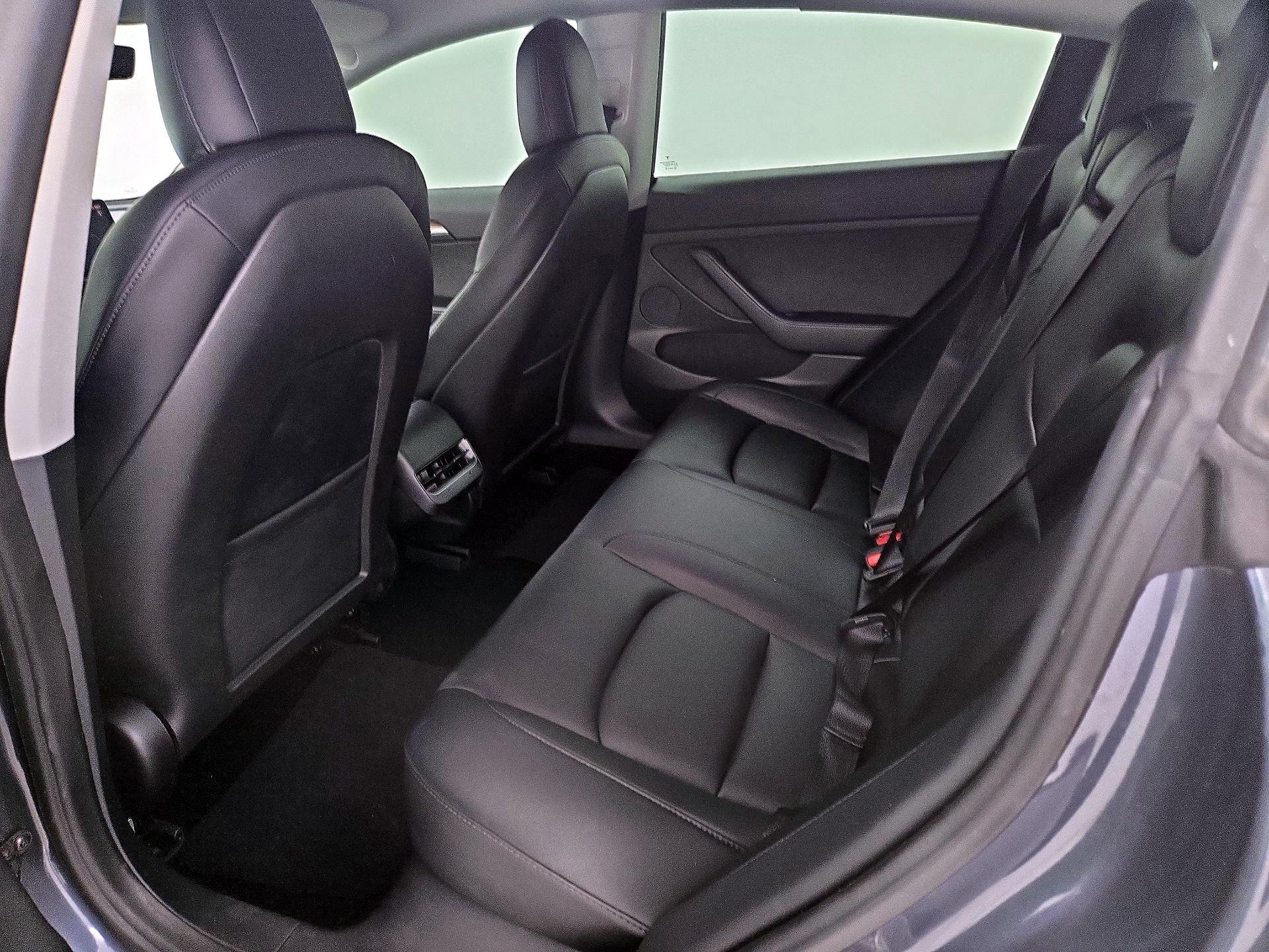 Thumbnail: 2021 Tesla Model 3 - 19