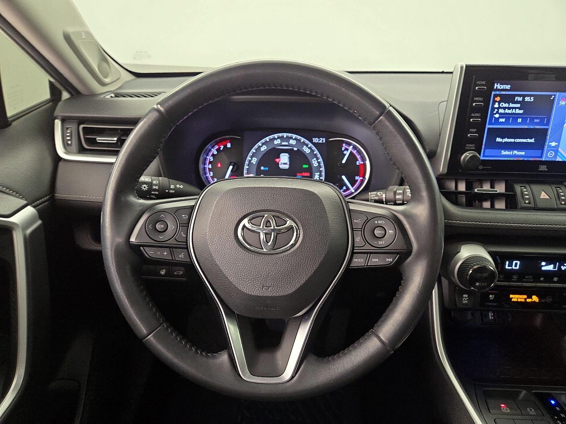 Thumbnail: 2019 Toyota RAV4 - 10