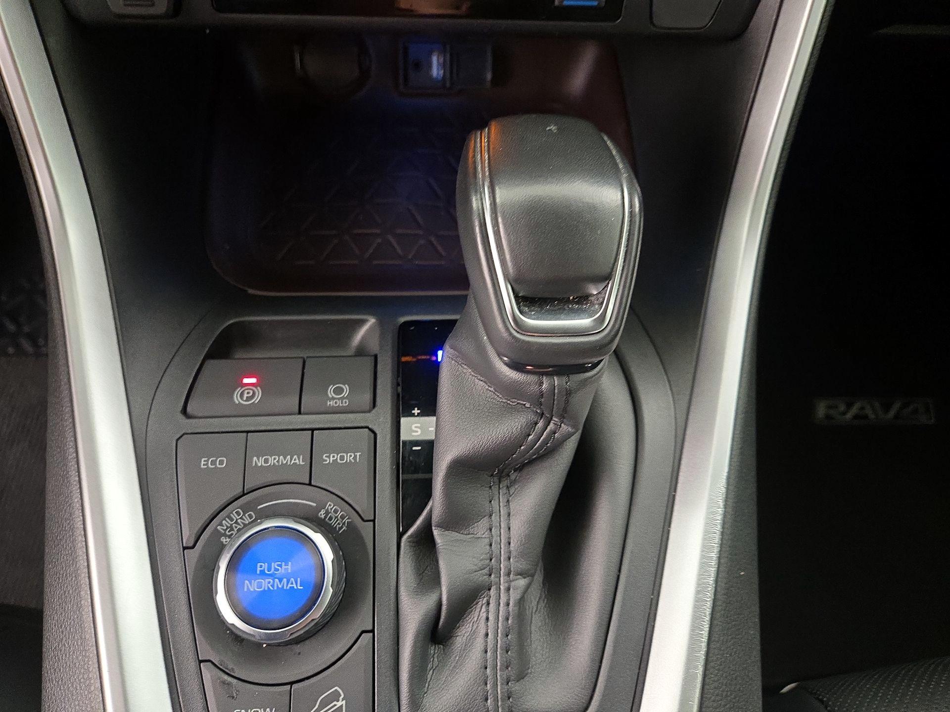 Thumbnail: 2019 Toyota RAV4 - 18