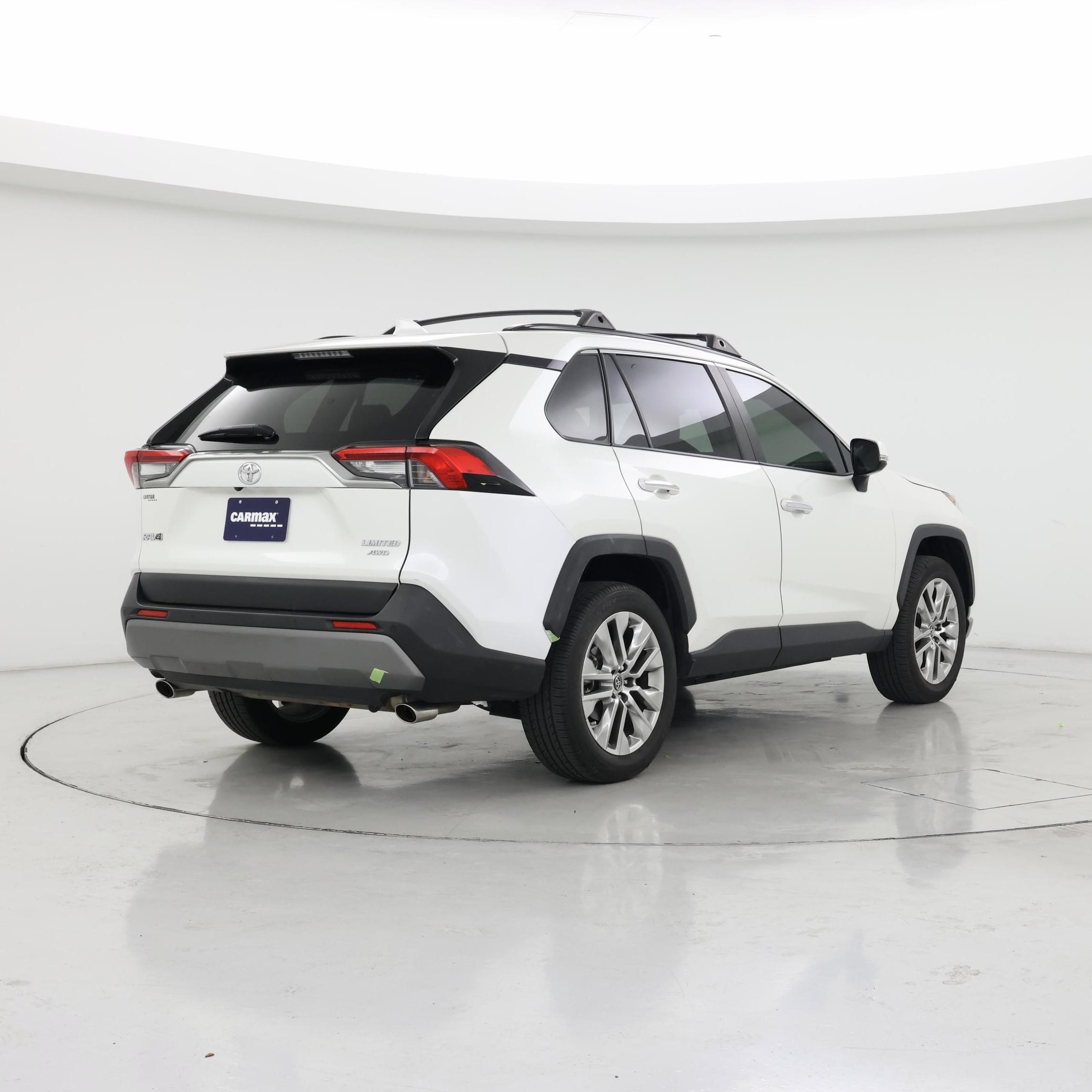 Thumbnail: 2019 Toyota RAV4 - 8