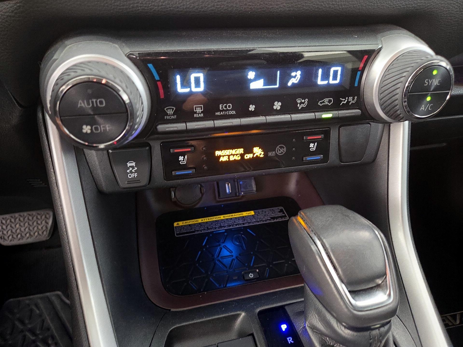 Thumbnail: 2020 Toyota RAV4 - 17