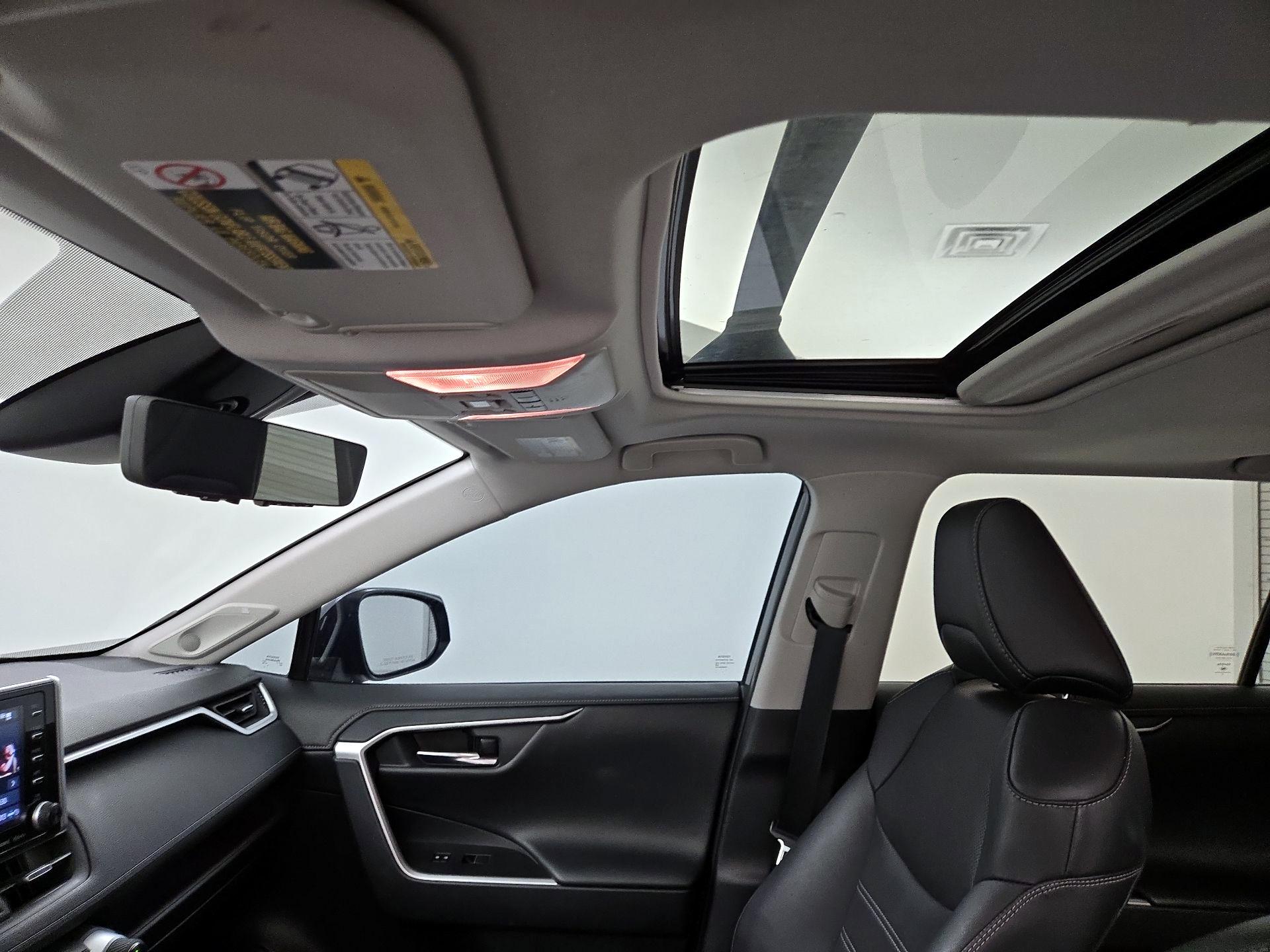 Thumbnail: 2020 Toyota RAV4 - 20