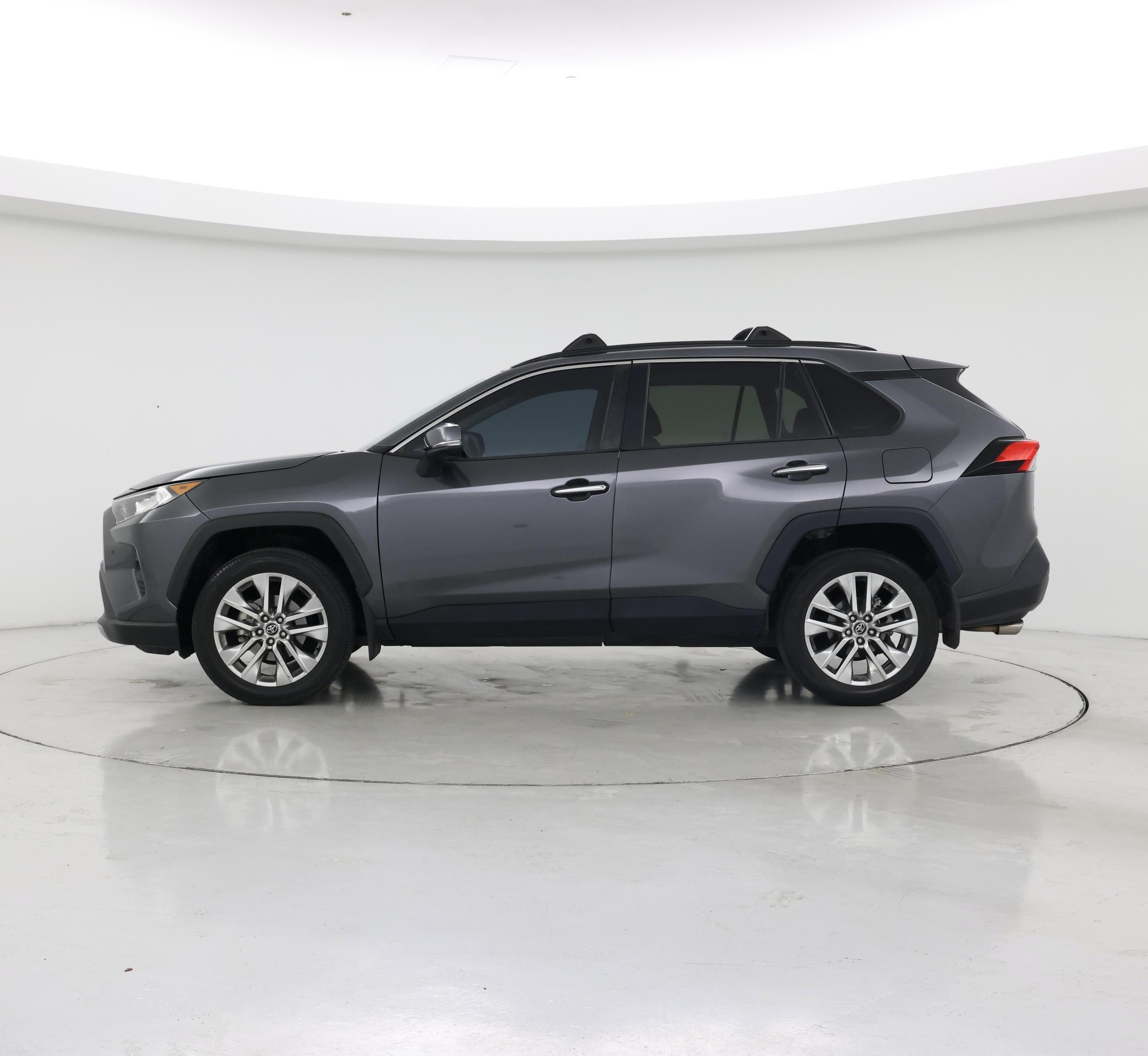 Thumbnail: 2020 Toyota RAV4 - 3