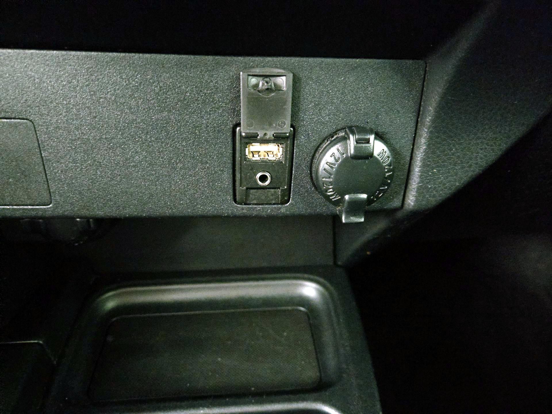 Thumbnail: 2018 Toyota RAV4 - 18