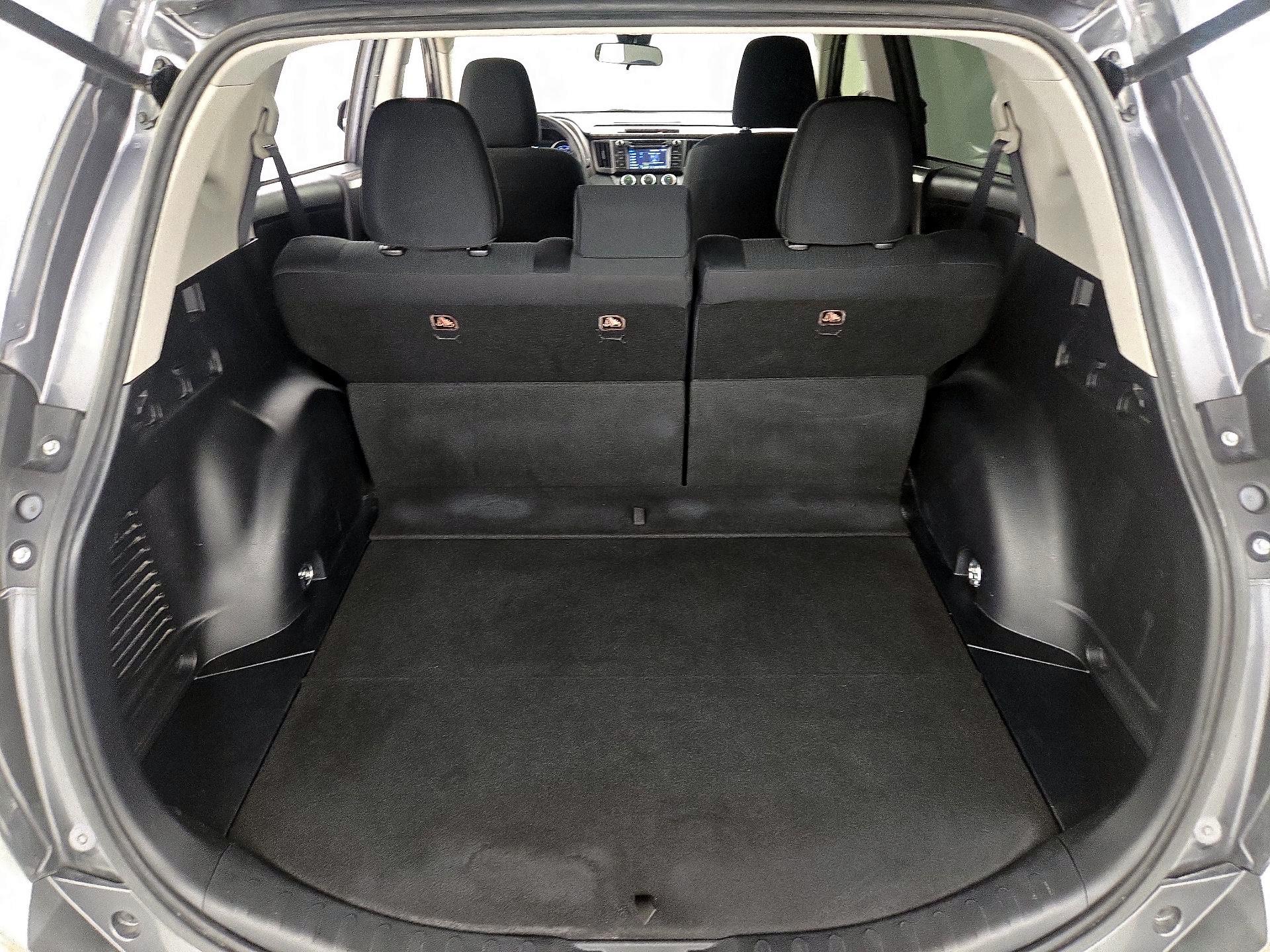 Thumbnail: 2018 Toyota RAV4 - 20
