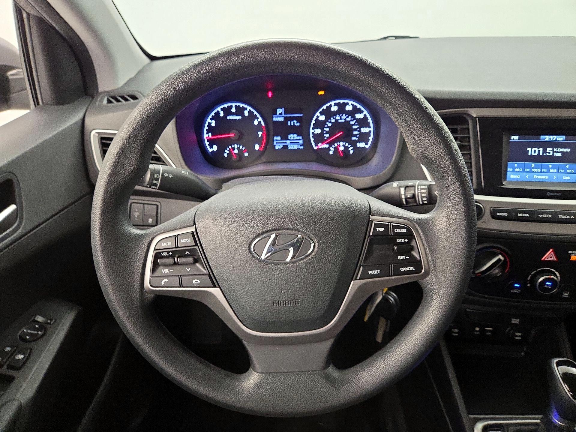 Thumbnail: 2022 Hyundai Accent - 10