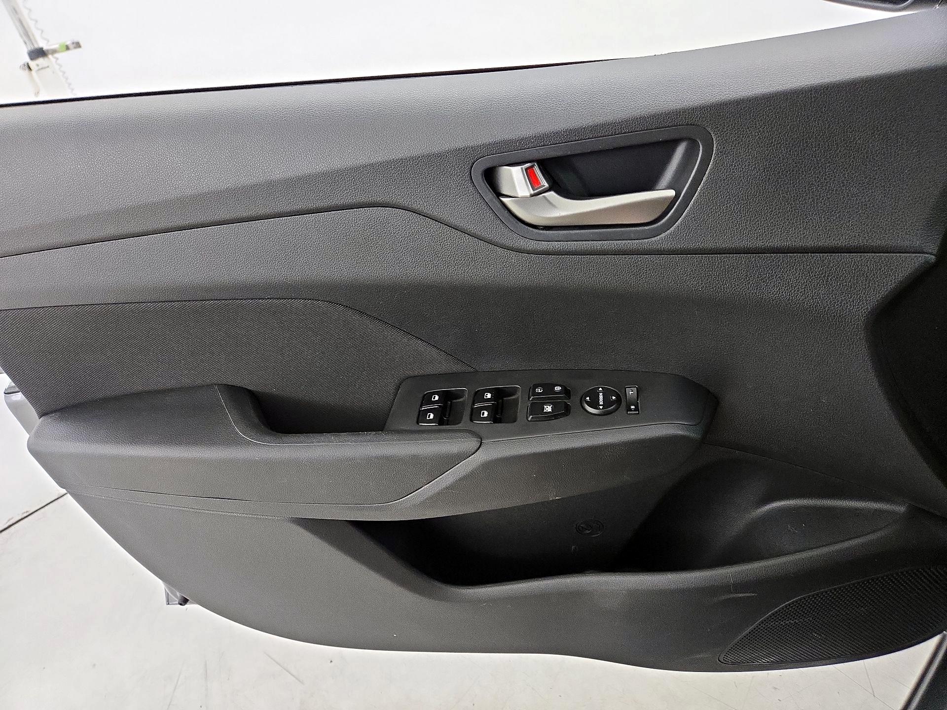 Thumbnail: 2022 Hyundai Accent - 12