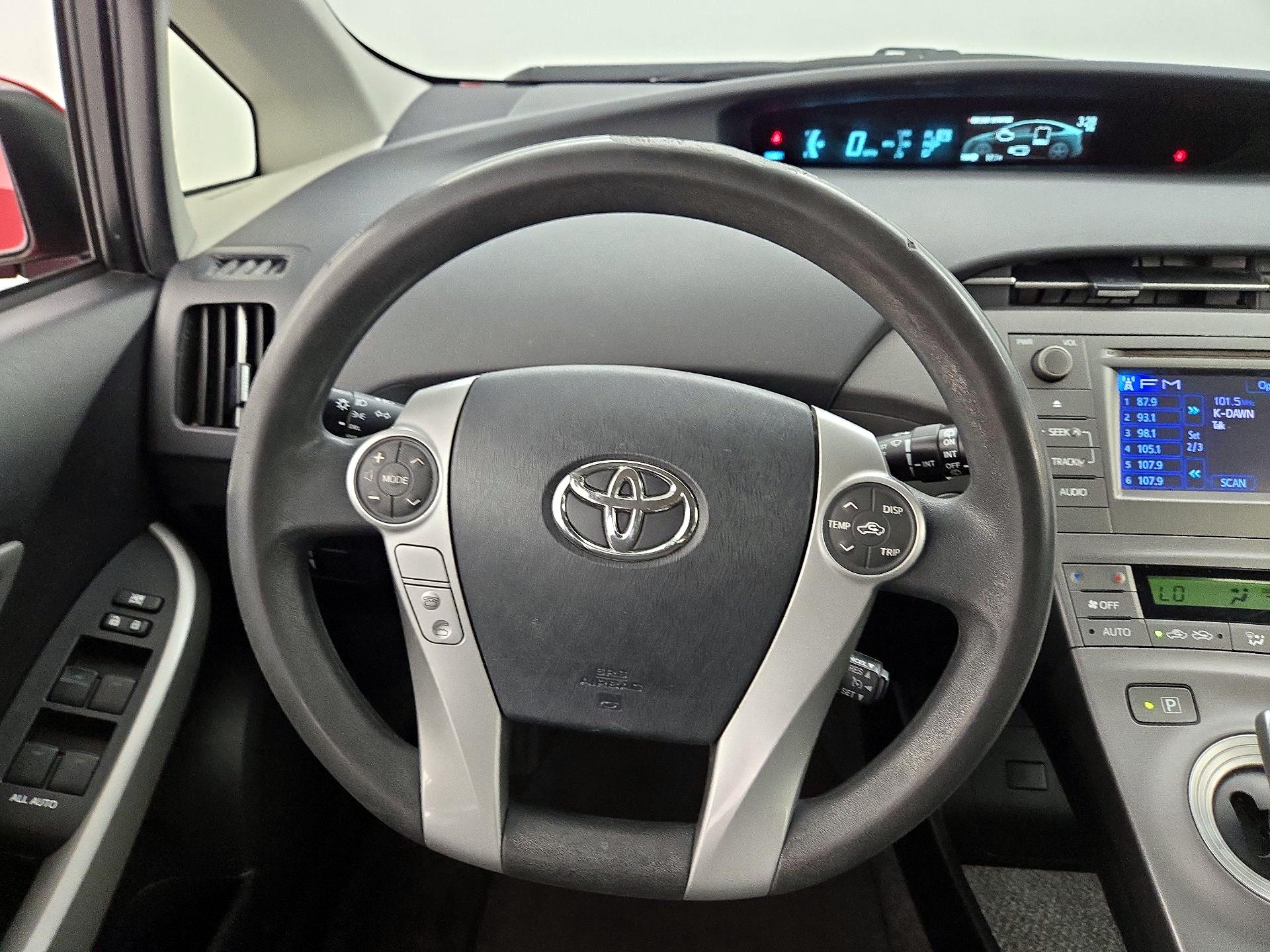 Thumbnail: 2014 Toyota Prius - 10