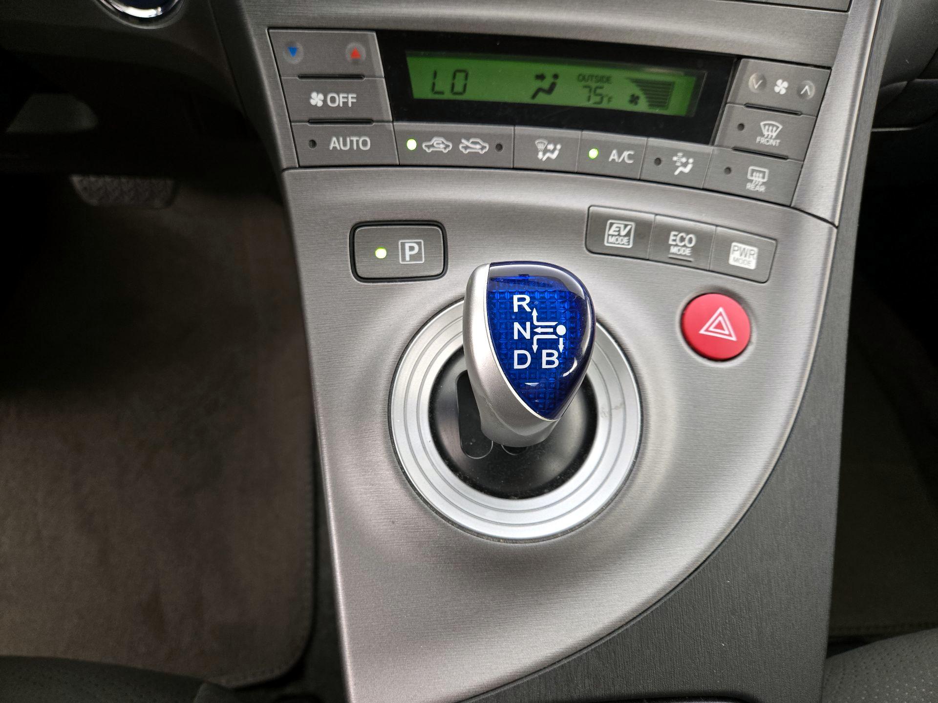 Thumbnail: 2014 Toyota Prius - 16