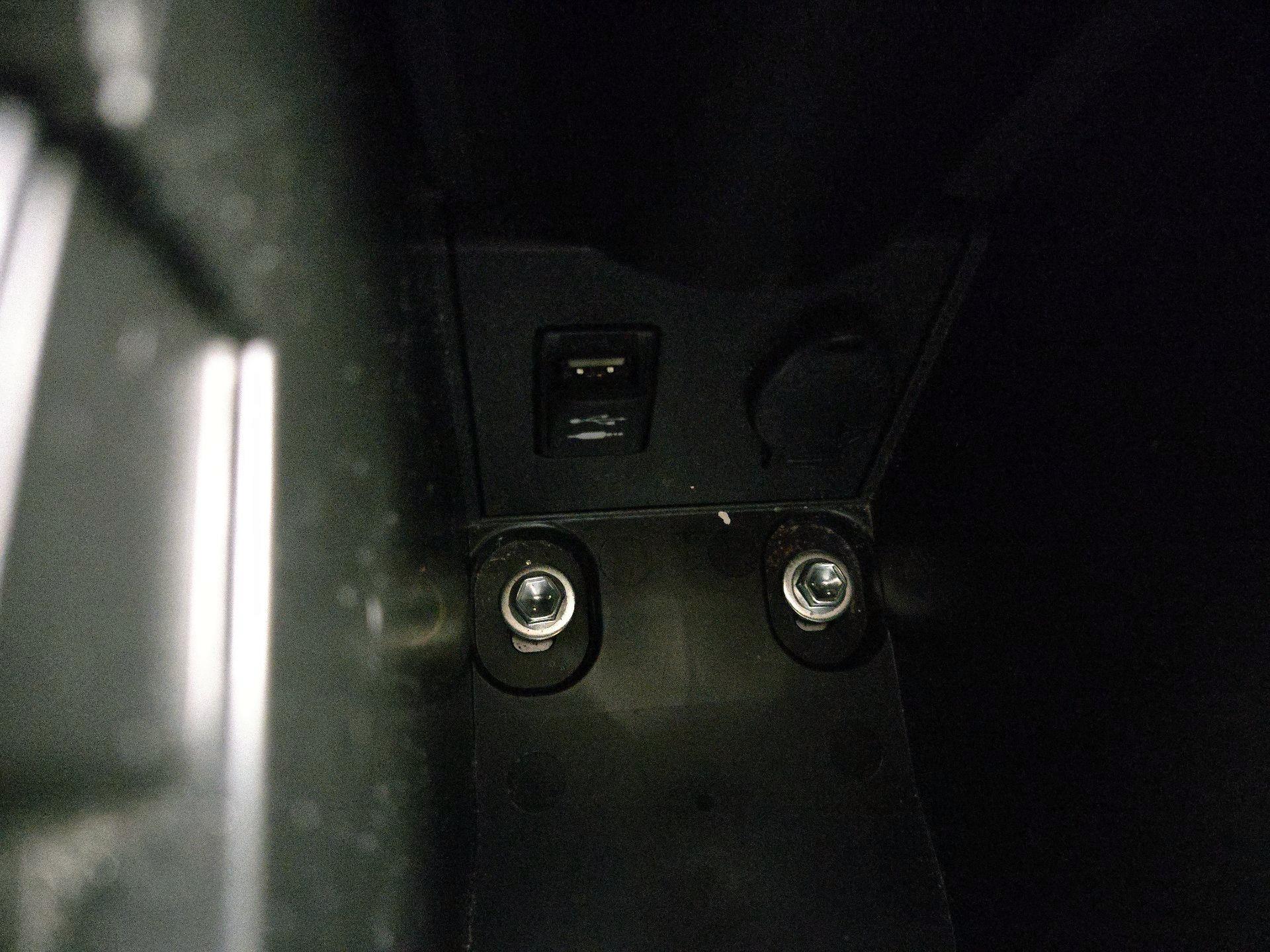 Thumbnail: 2014 Toyota Prius - 17