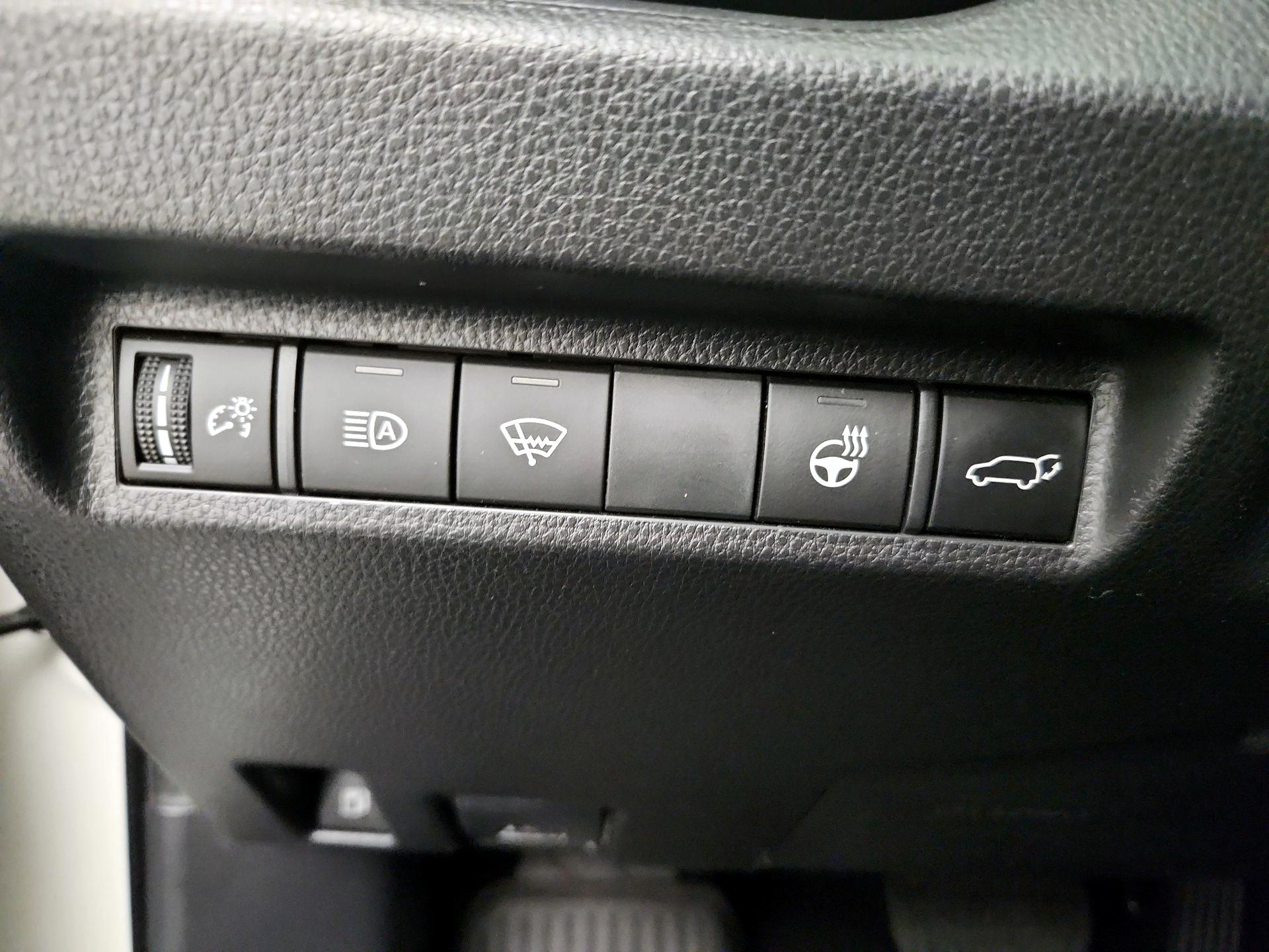 Thumbnail: 2022 Toyota RAV4 - 13