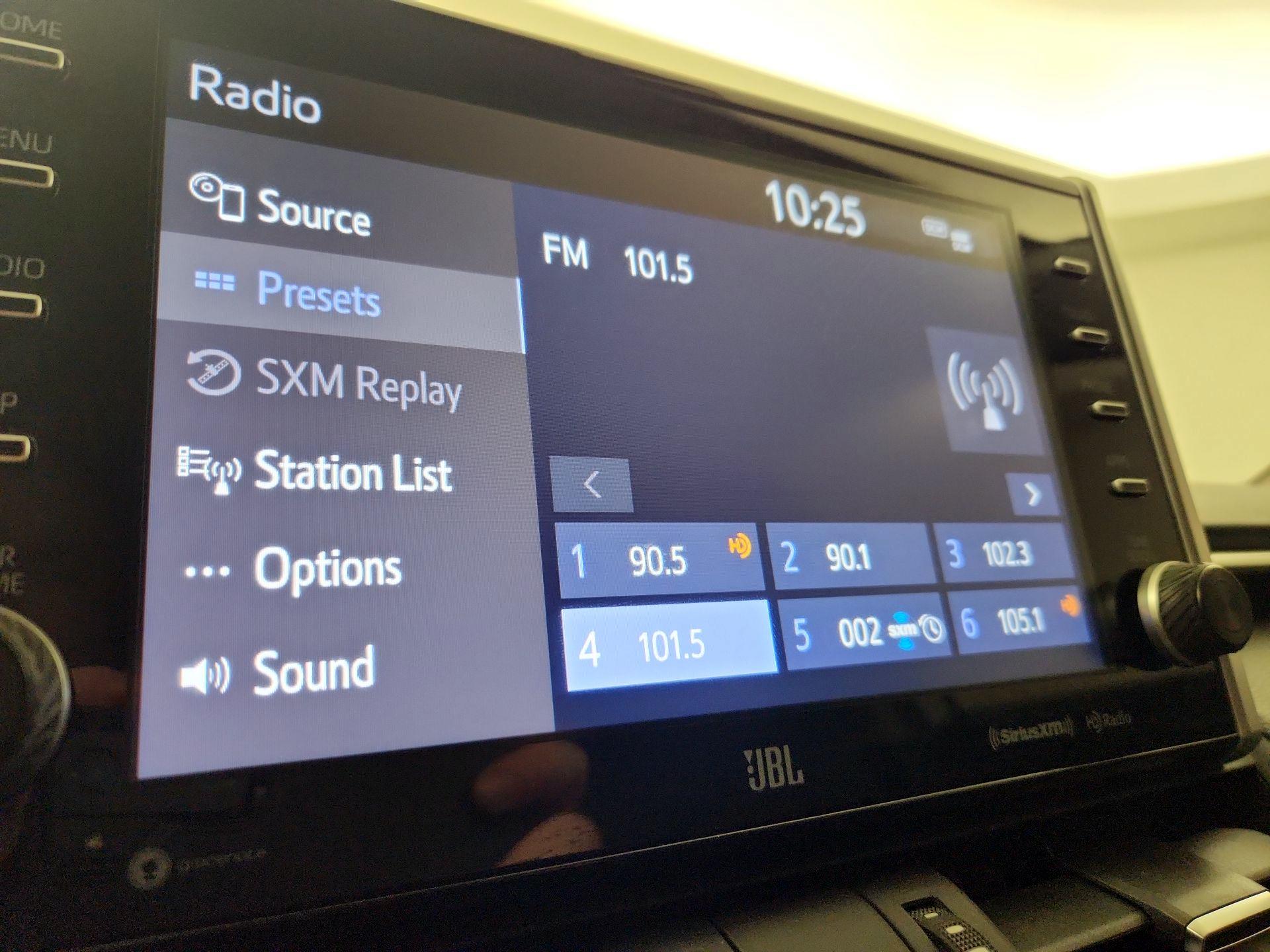 Thumbnail: 2022 Toyota RAV4 - 15