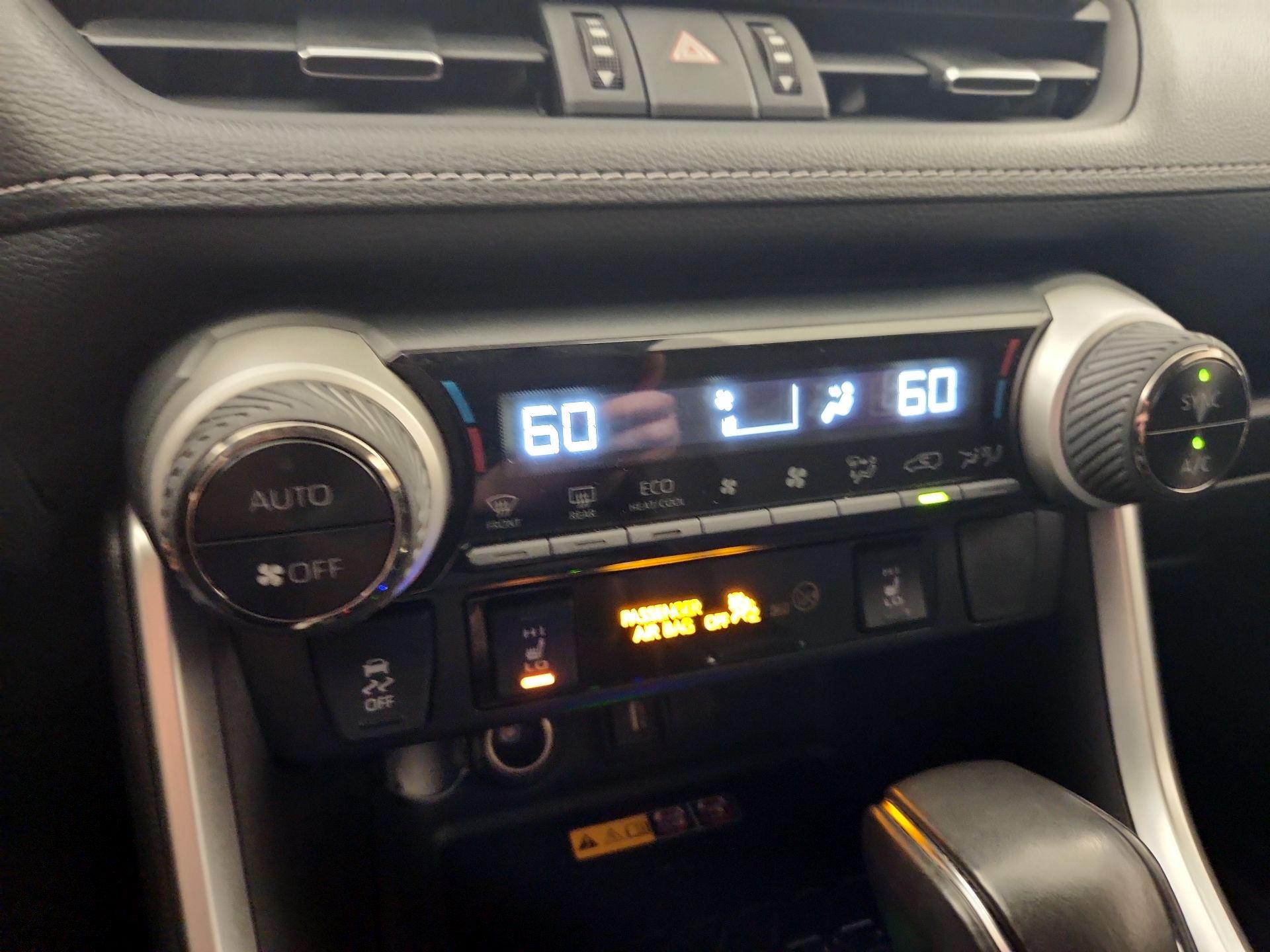 Thumbnail: 2022 Toyota RAV4 - 16