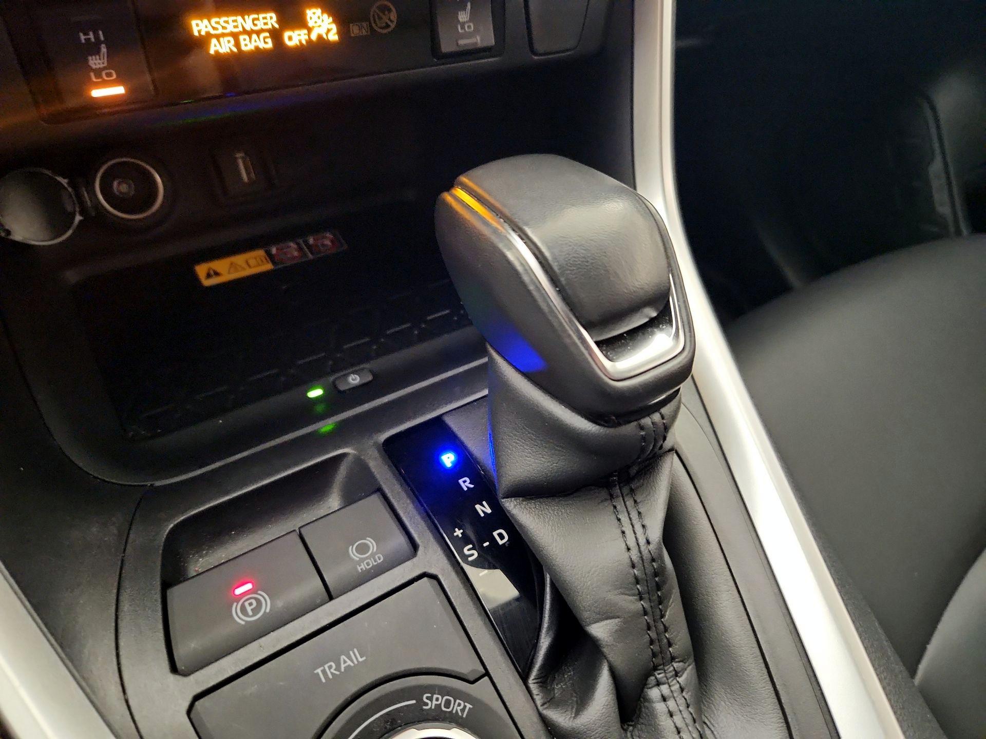 Thumbnail: 2022 Toyota RAV4 - 17