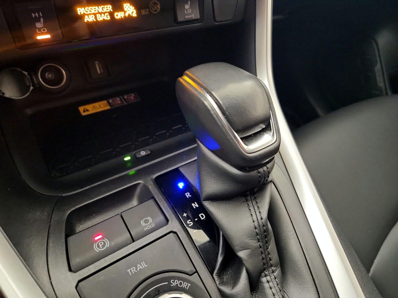 2022 Toyota RAV4 XLE Premium - Photo 18