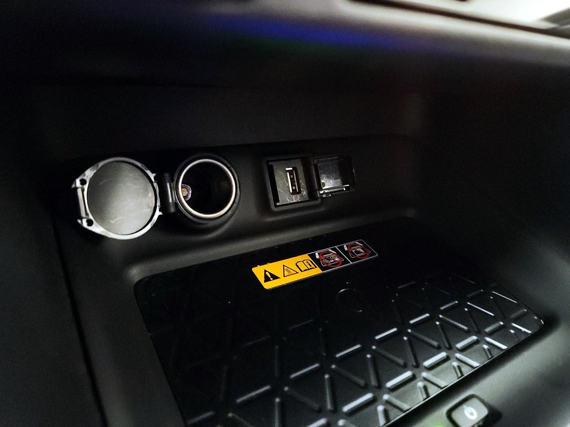 Thumbnail: 2022 Toyota RAV4 - 18