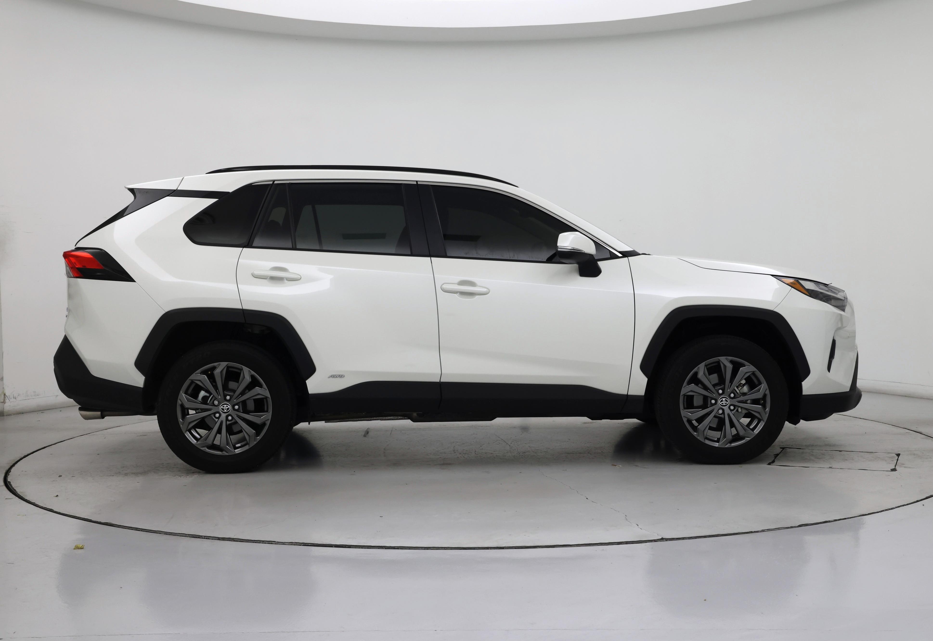 Thumbnail: 2022 Toyota RAV4 - 7