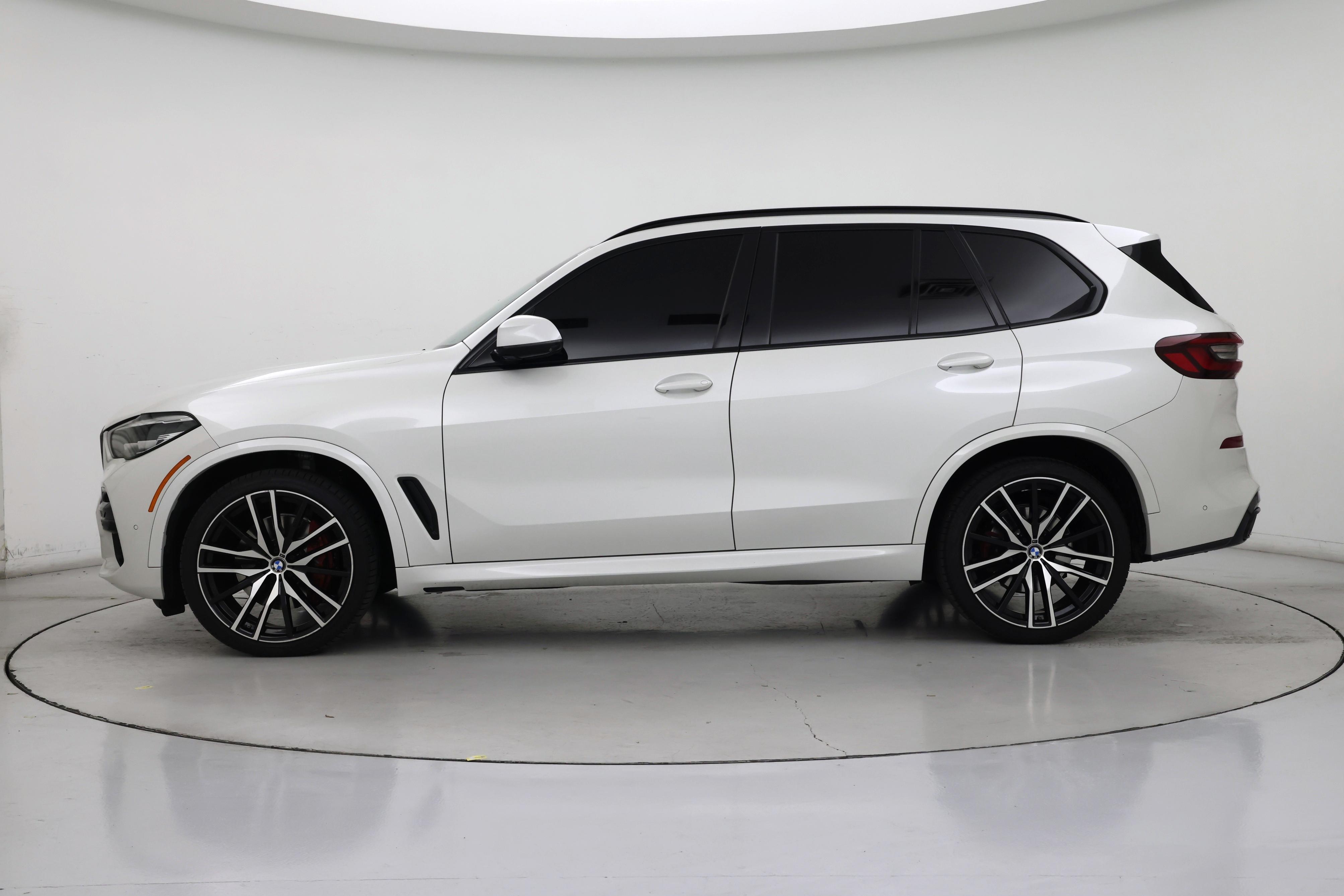 Thumbnail: 2022 BMW X5 - 3