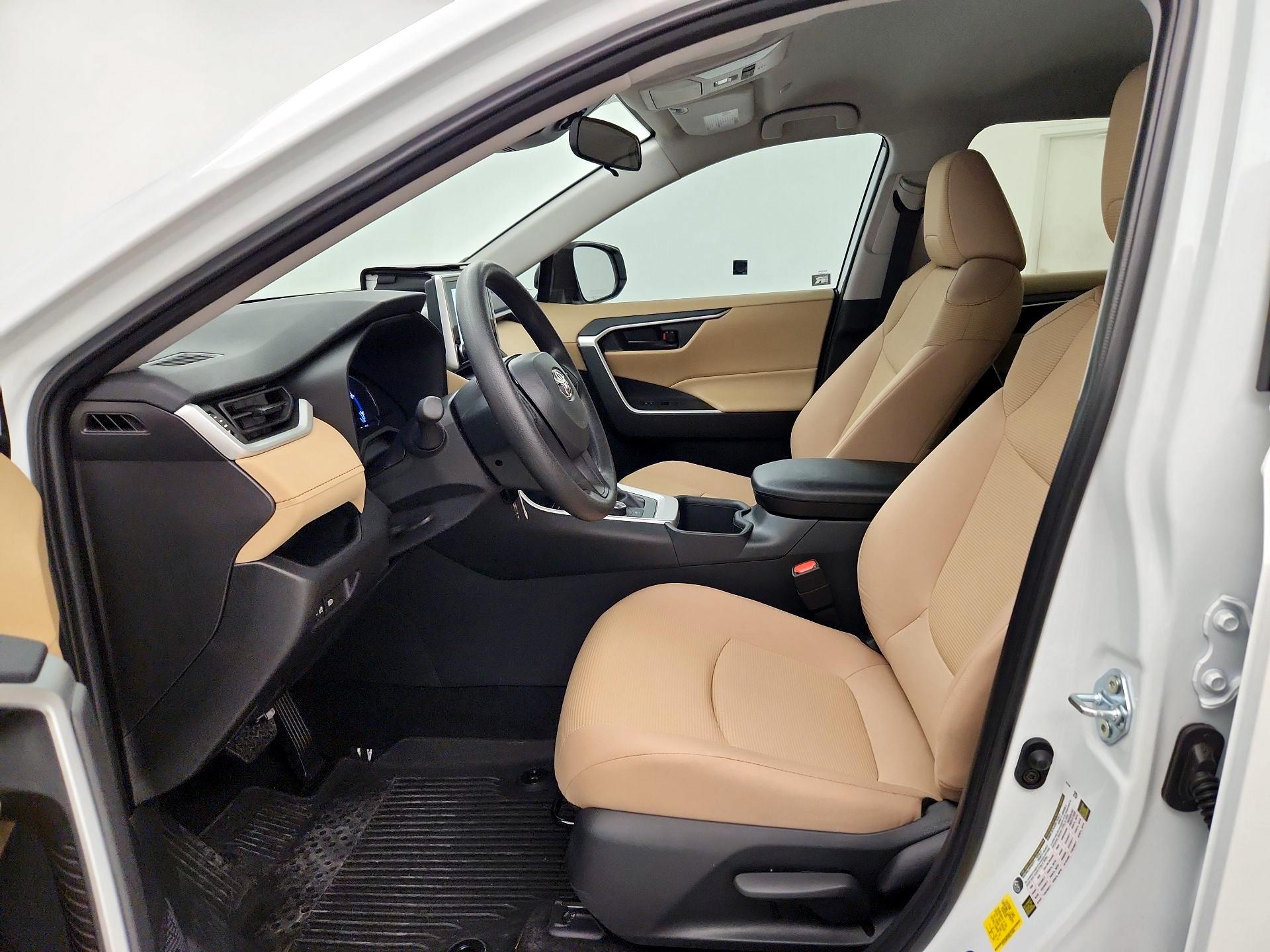 Thumbnail: 2025 Toyota RAV4 - 11