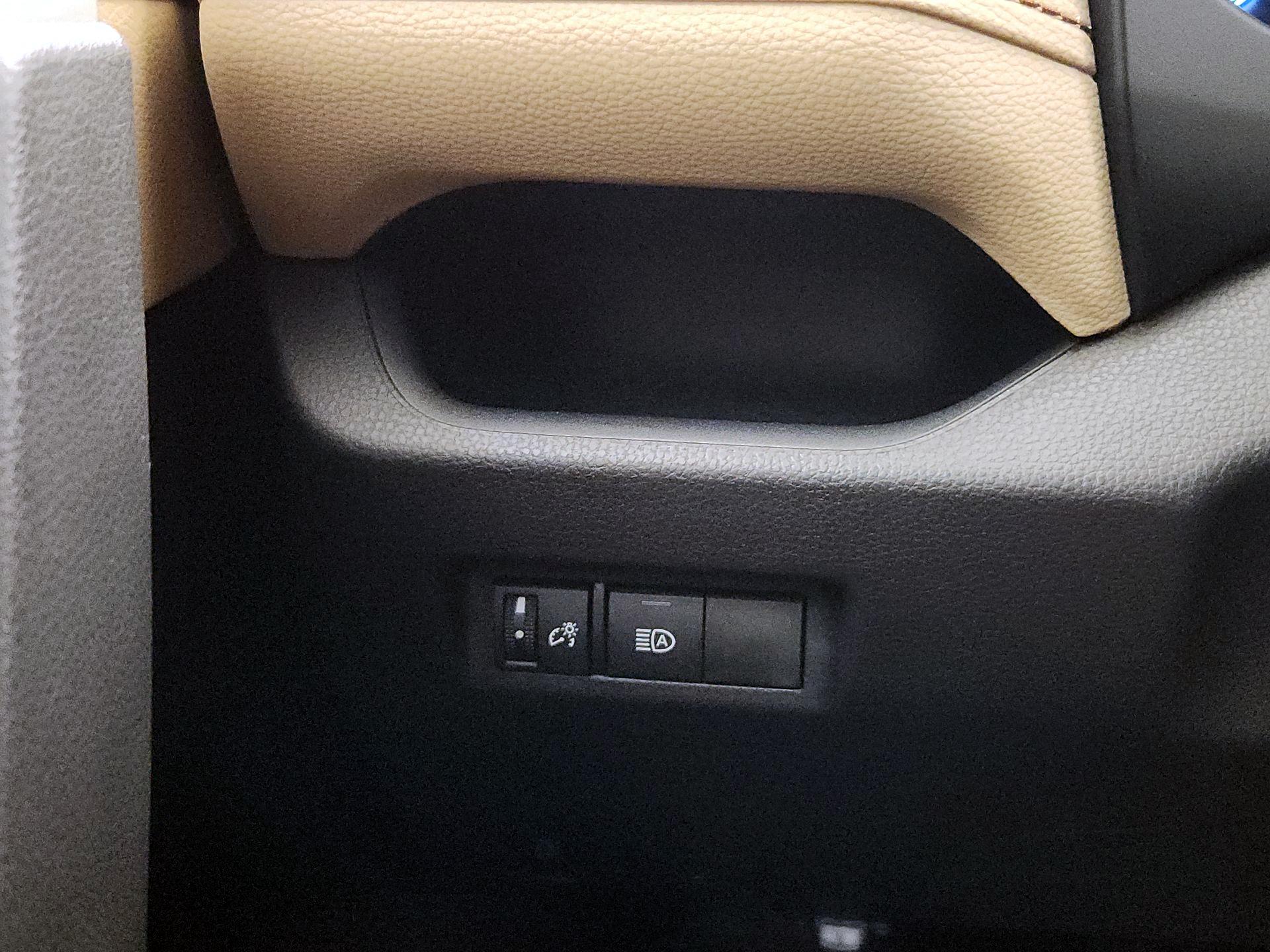 Thumbnail: 2025 Toyota RAV4 - 13