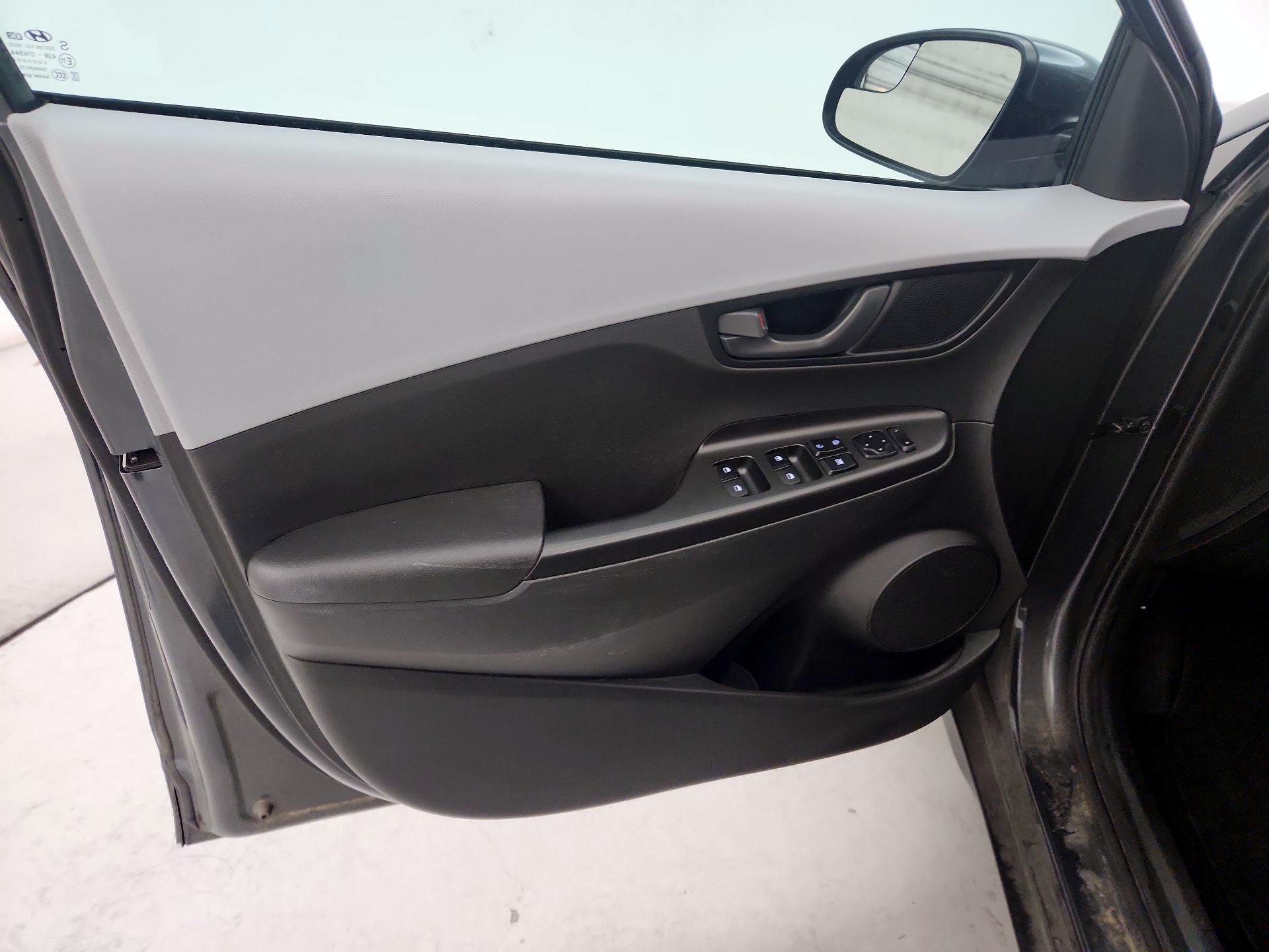 Thumbnail: 2021 Hyundai Kona - 12