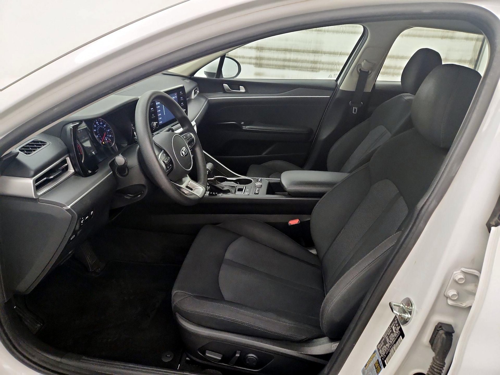 2021 Kia K5 LXS - Photo 12