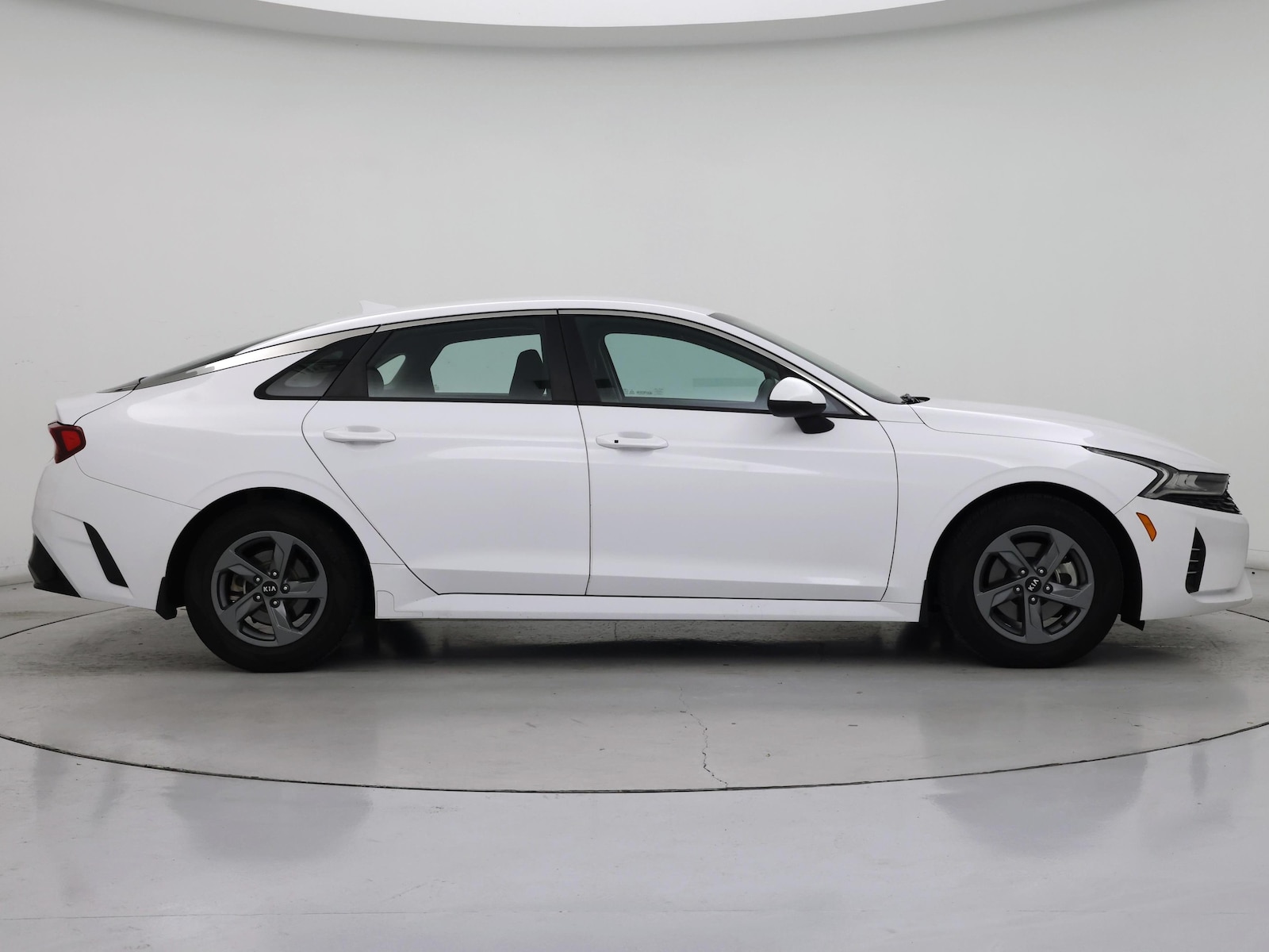 2021 Kia K5 LXS - Photo 8