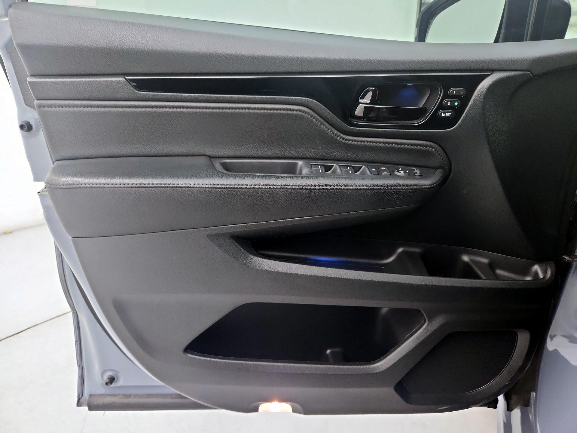 Thumbnail: 2023 Honda Odyssey - 12
