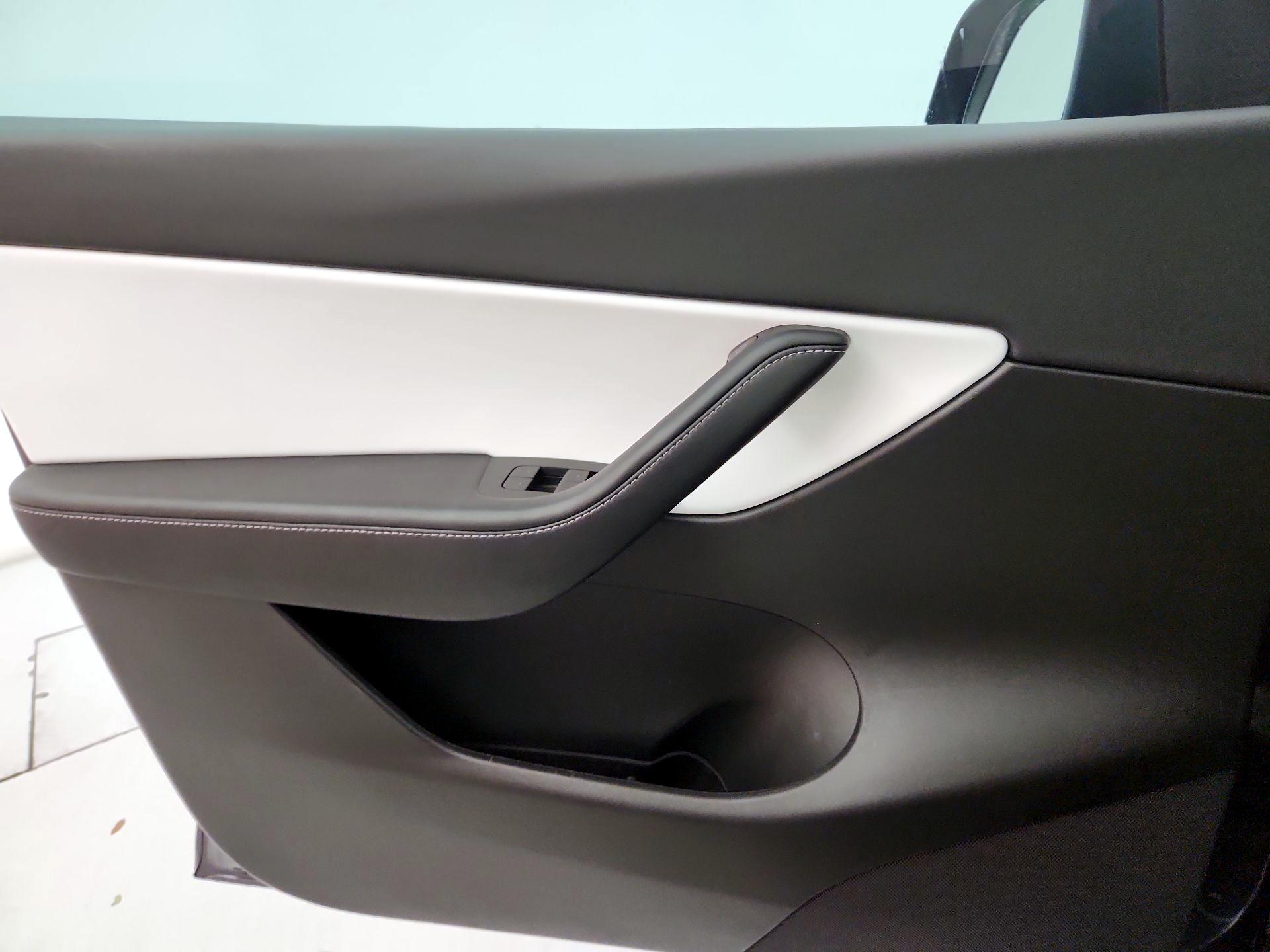 Thumbnail: 2022 Tesla Model Y - 12