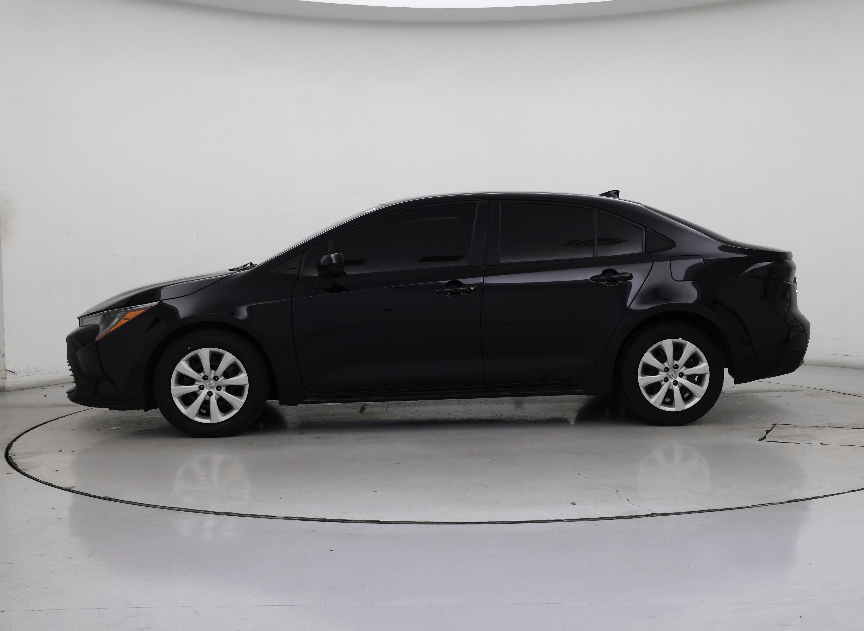 Thumbnail: 2023 Toyota Corolla - 3