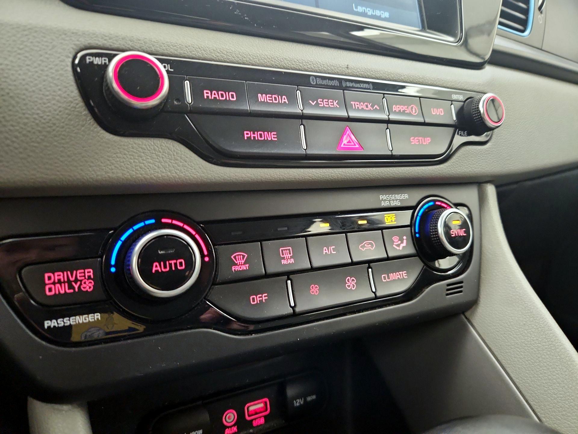 Thumbnail: 2019 Kia Niro - 16