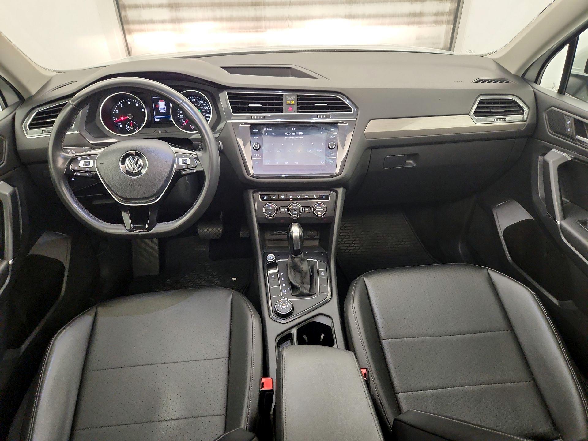 Thumbnail: 2020 Volkswagen Tiguan - 9