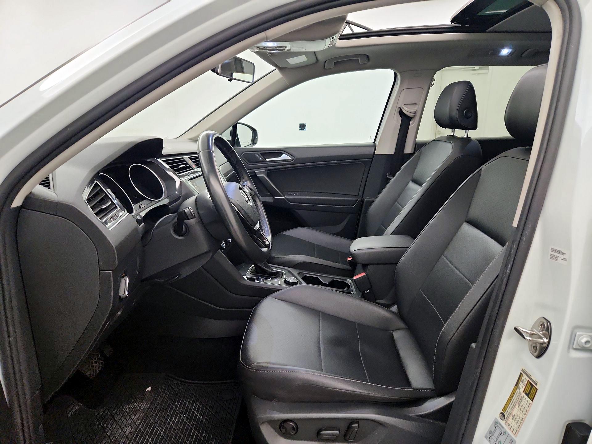 Thumbnail: 2020 Volkswagen Tiguan - 11