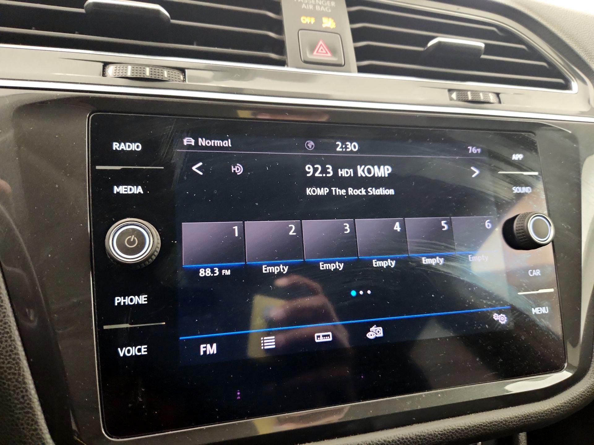 Thumbnail: 2020 Volkswagen Tiguan - 15