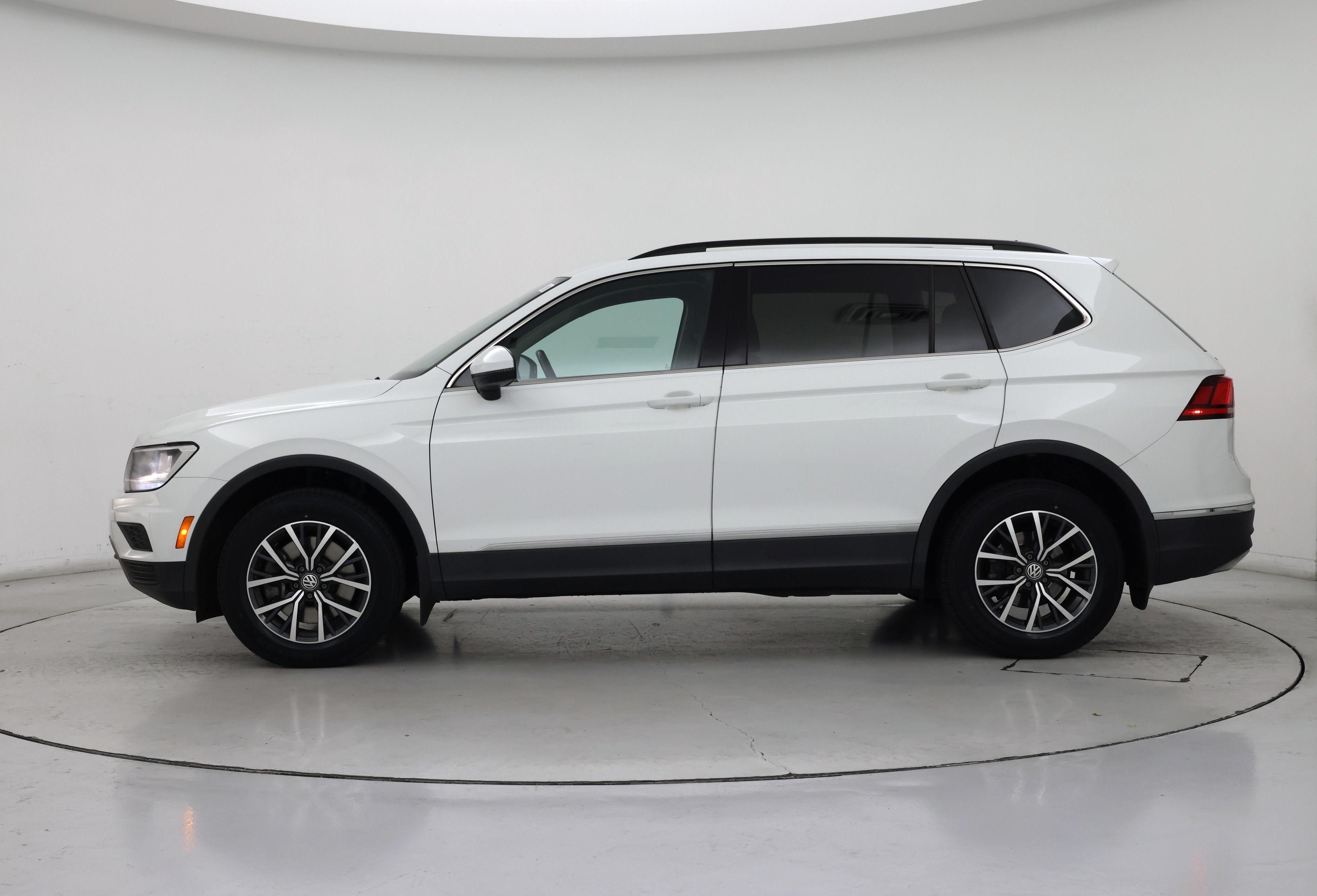 Thumbnail: 2020 Volkswagen Tiguan - 3