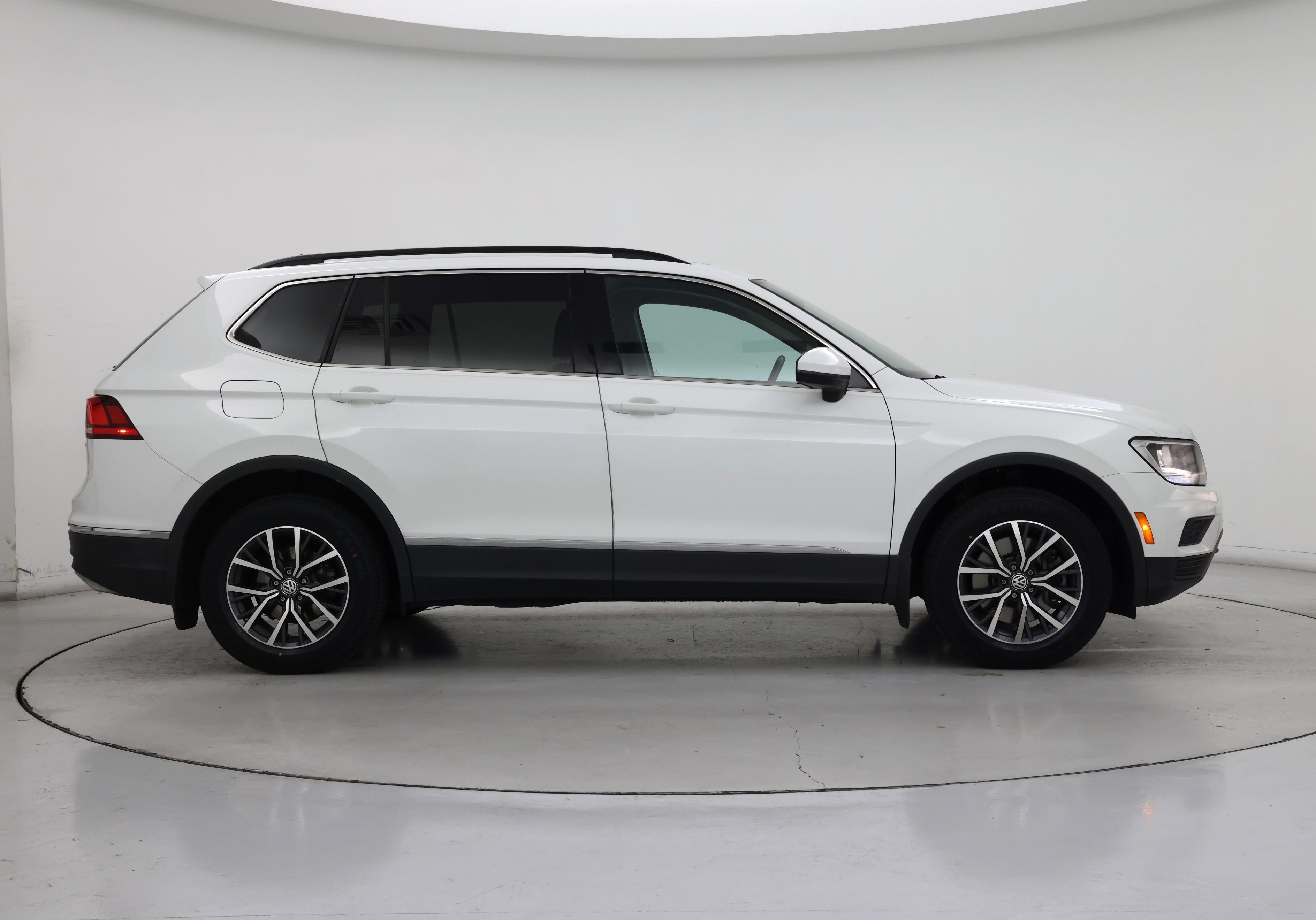 Thumbnail: 2020 Volkswagen Tiguan - 7
