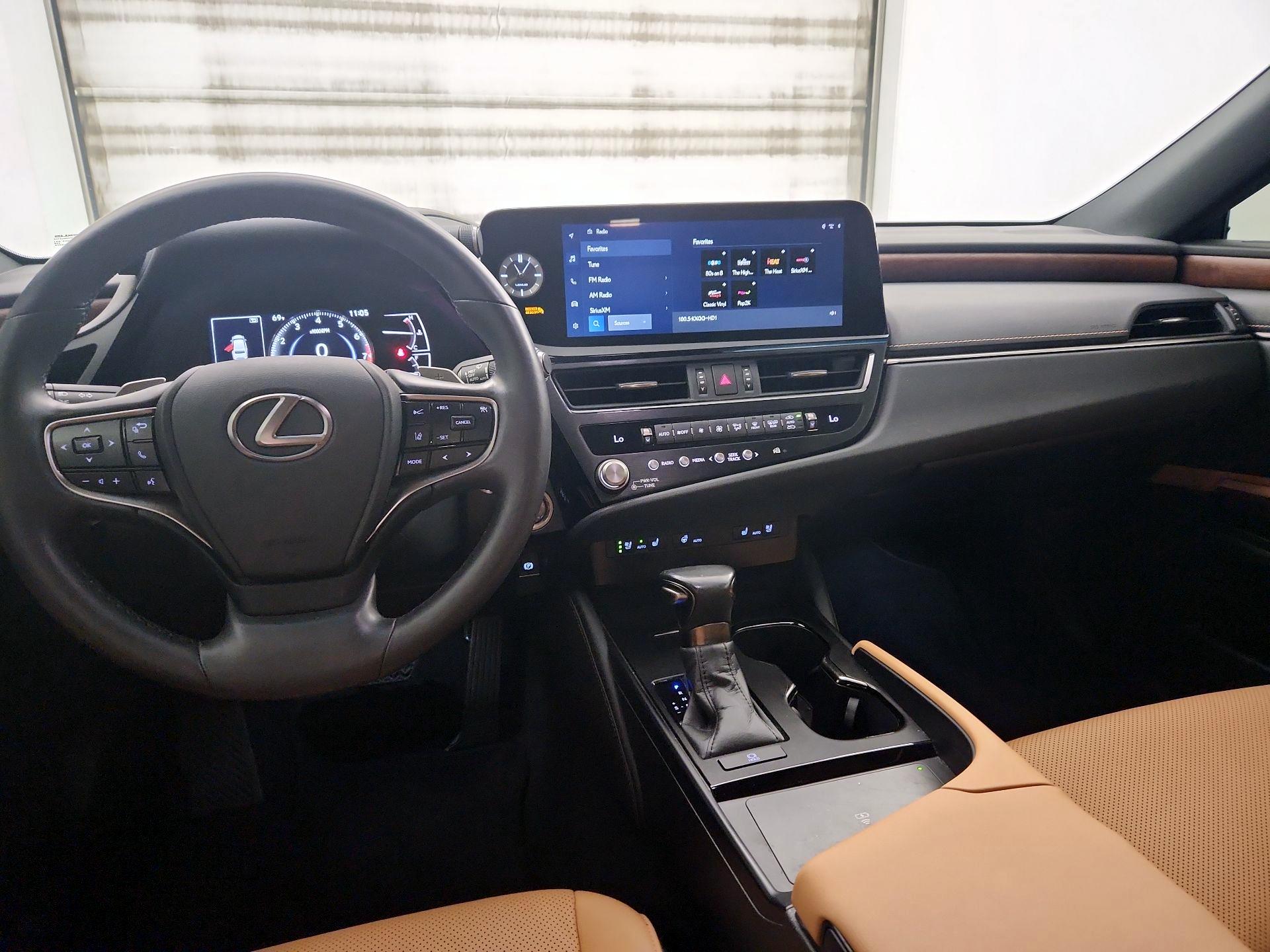 Thumbnail: 2023 Lexus ES - 9