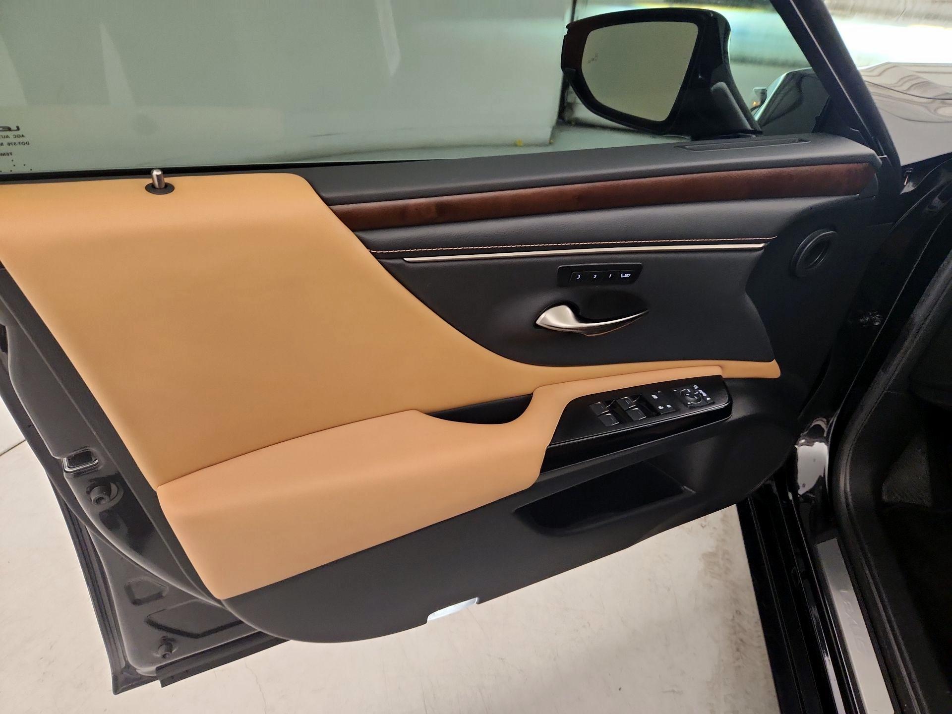 Thumbnail: 2023 Lexus ES - 12